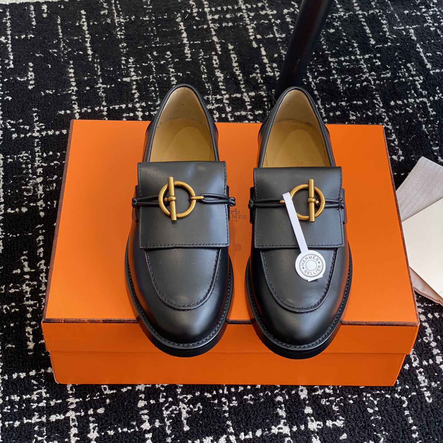 高仿Hermes*H241143Z02塔扣小羊皮樂福鞋黑色免檢版
