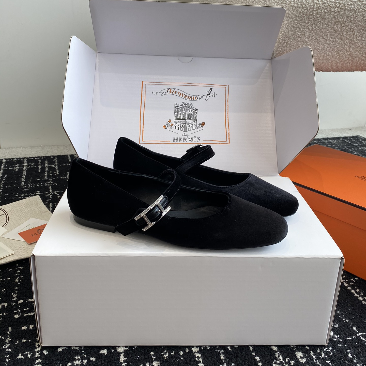 高仿Hermes*H242046Z02絨面瑪麗珍鞋黑色免檢版