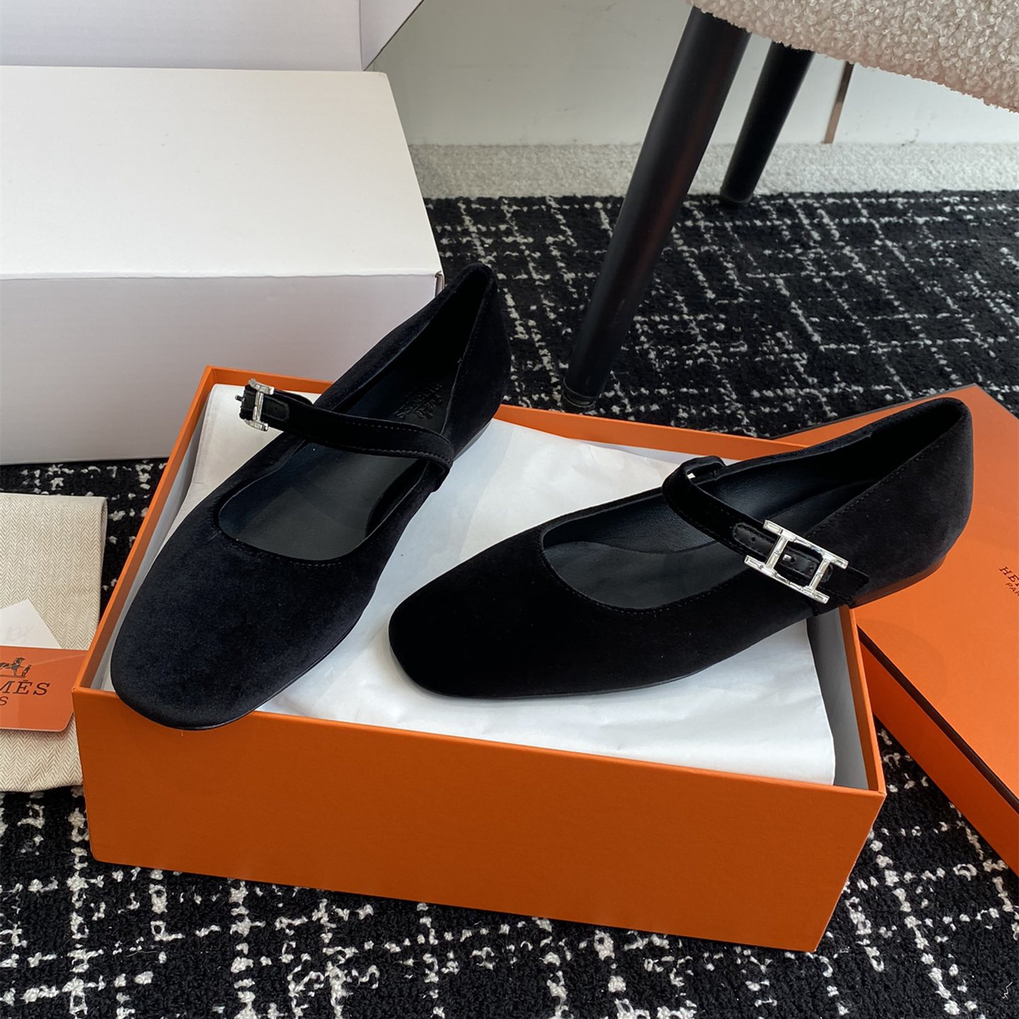 高仿Hermes*H242046Z02絨面瑪麗珍鞋黑色免檢版