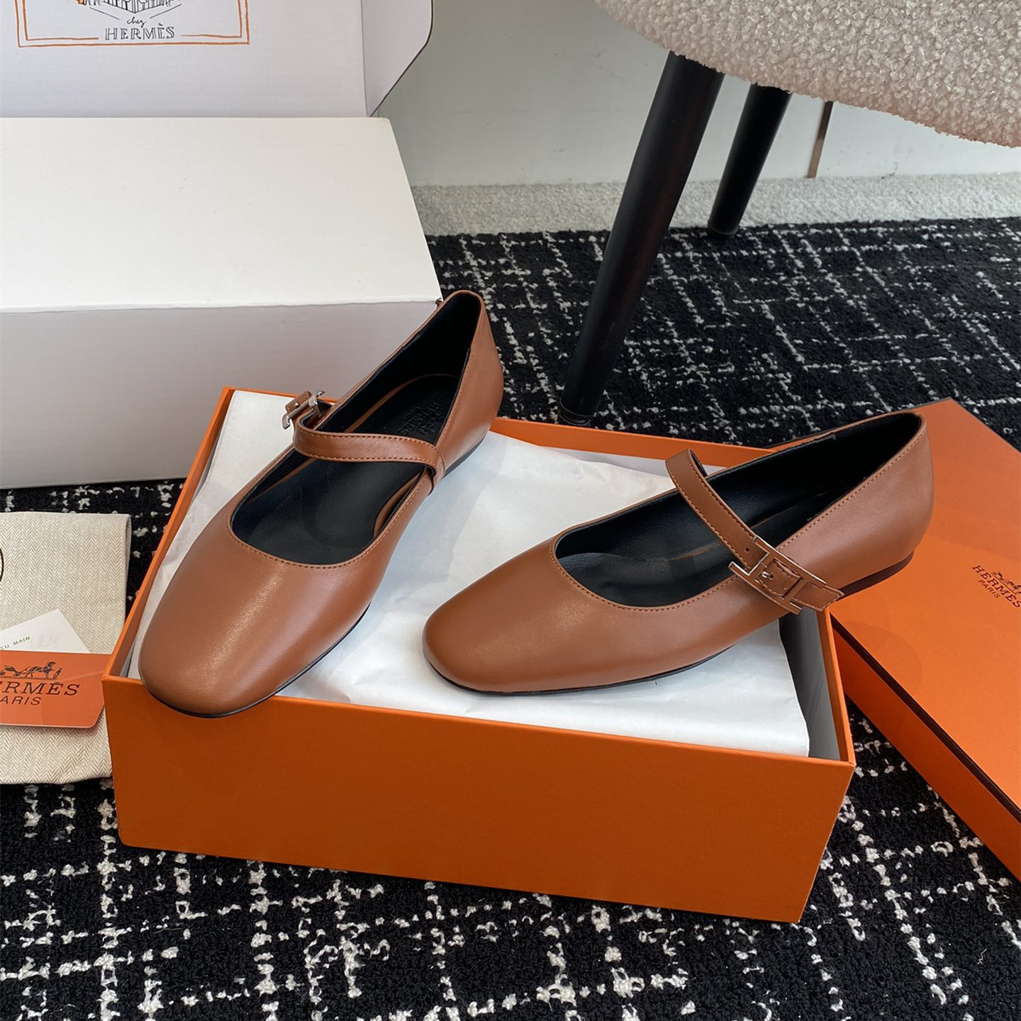 高仿Hermes*H242047Z1W山羊皮瑪麗珍鞋棕色色免檢版