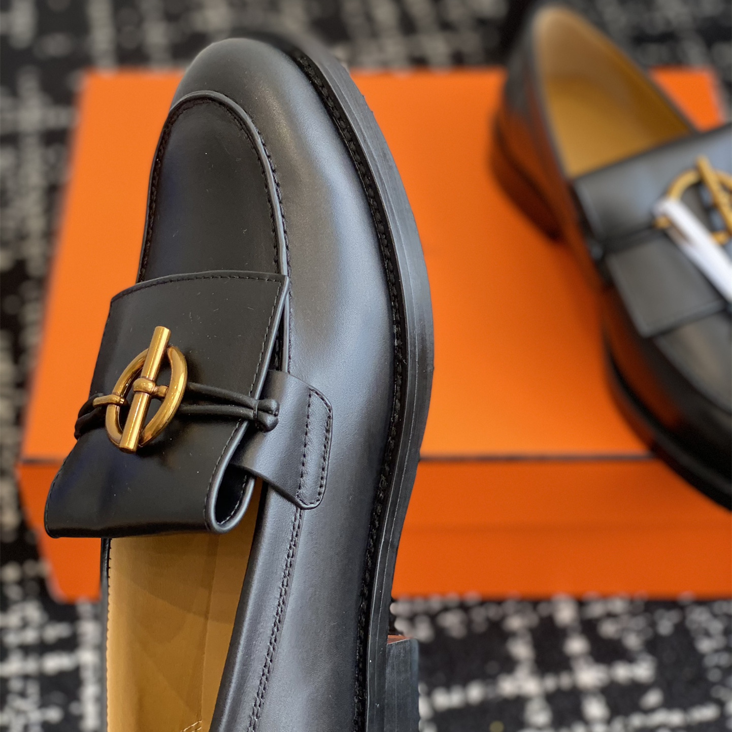 高仿Hermes*H241143Z02塔扣小羊皮樂福鞋黑色免檢版