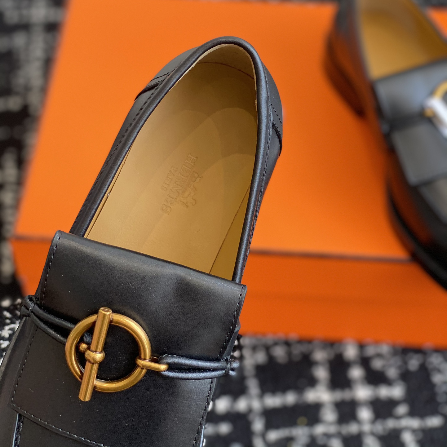 高仿Hermes*H241143Z02塔扣小羊皮樂福鞋黑色免檢版