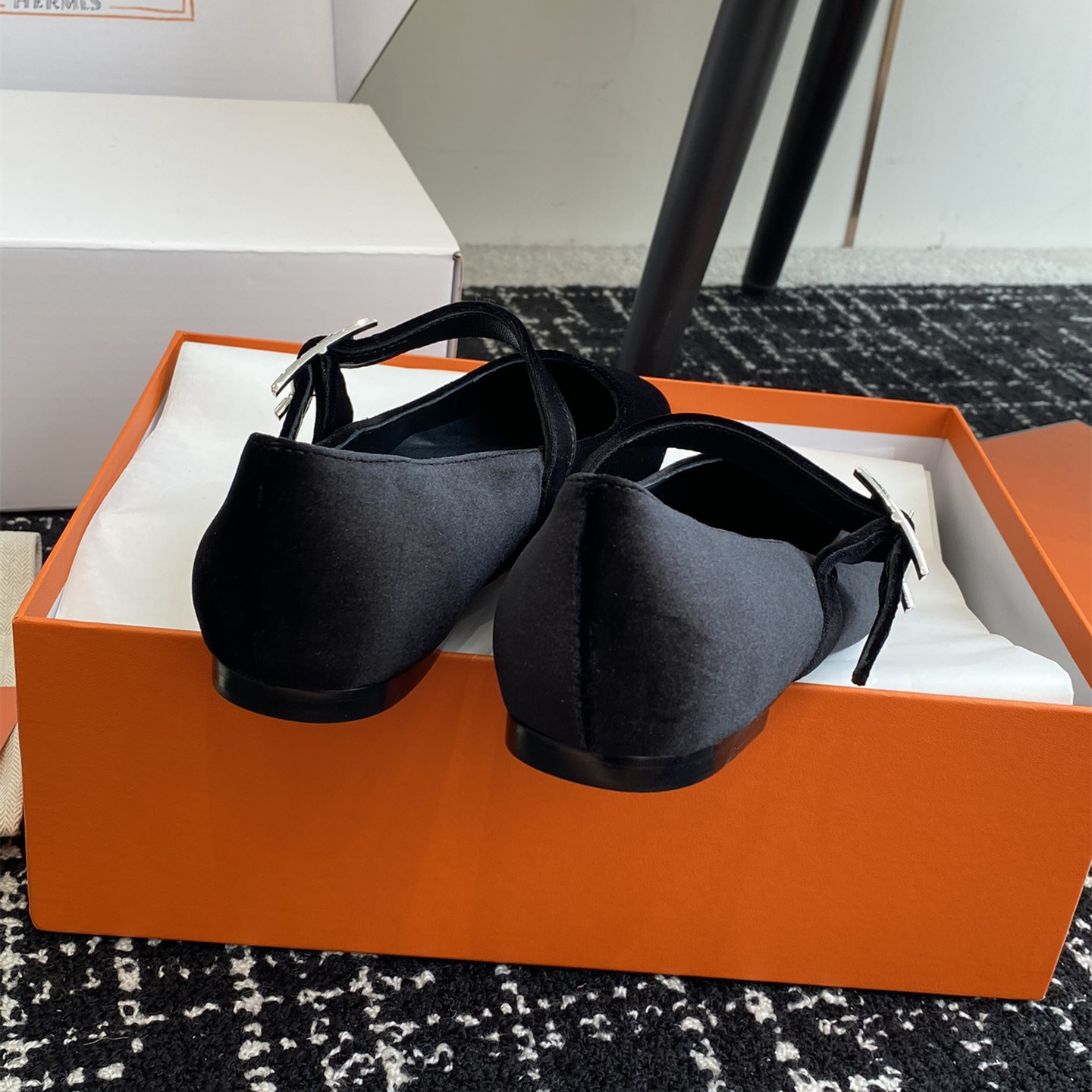 高仿Hermes*H242046Z02絨面瑪麗珍鞋黑色免檢版