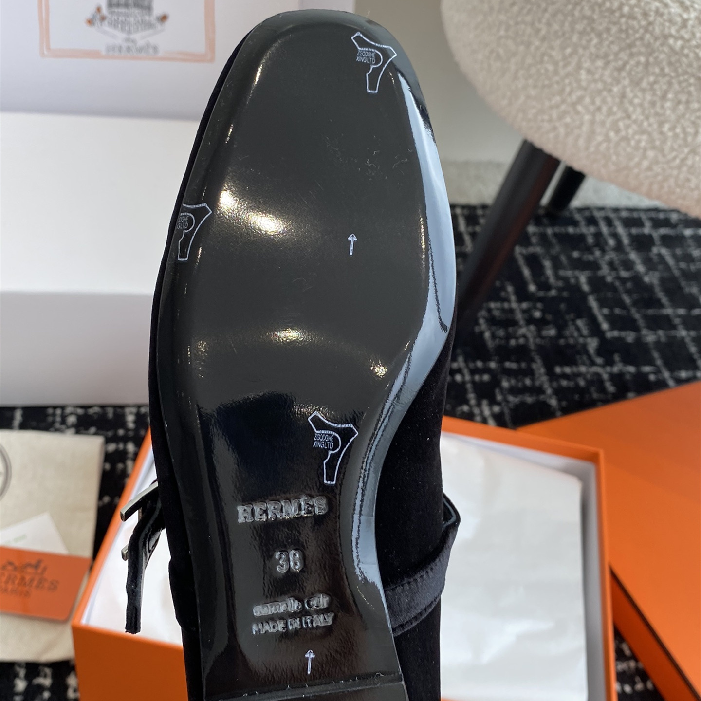 高仿Hermes*H242046Z02絨面瑪麗珍鞋黑色免檢版