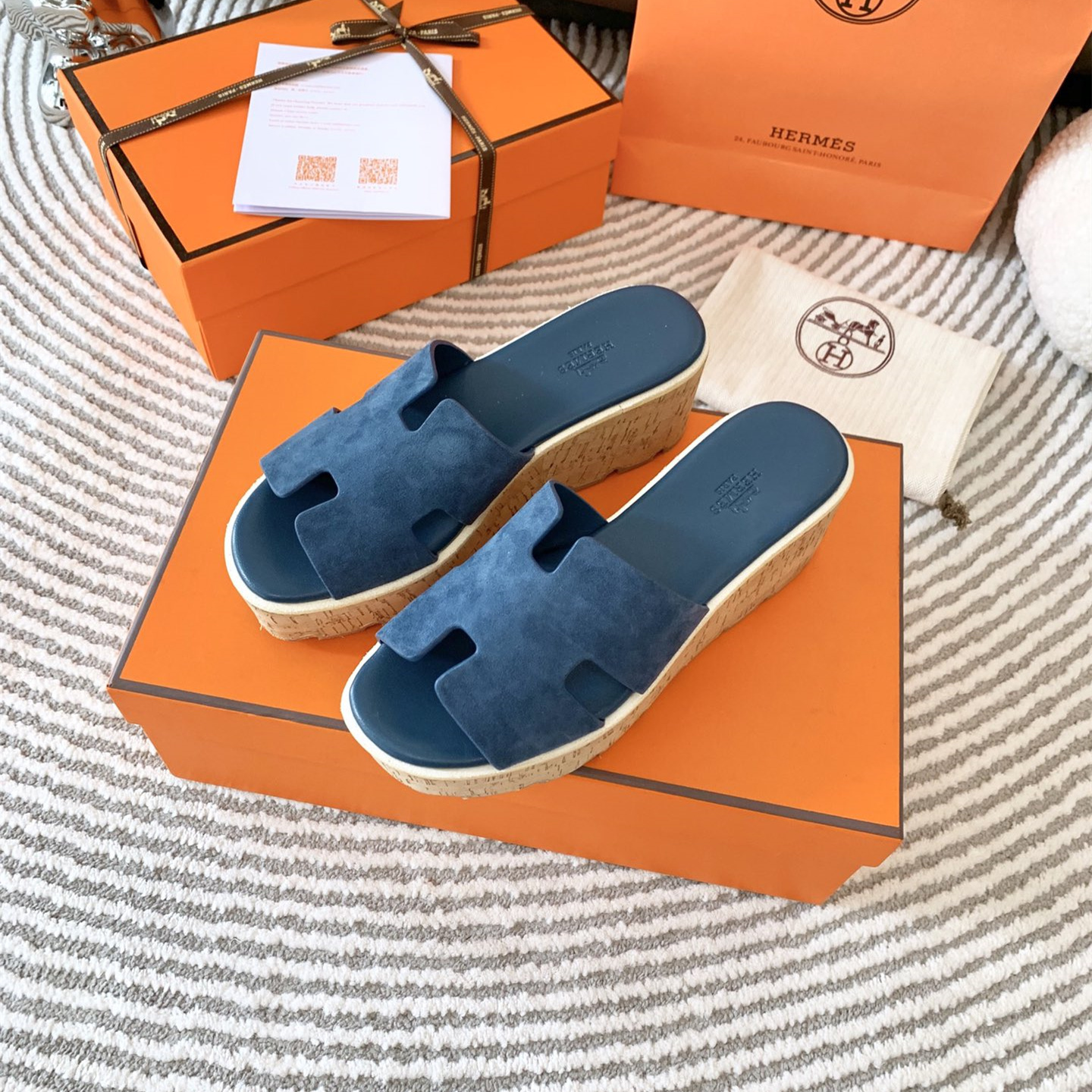 高仿Hermes*H232150ZV9山羊皮厚底涼拖藍色6.5CM免檢版