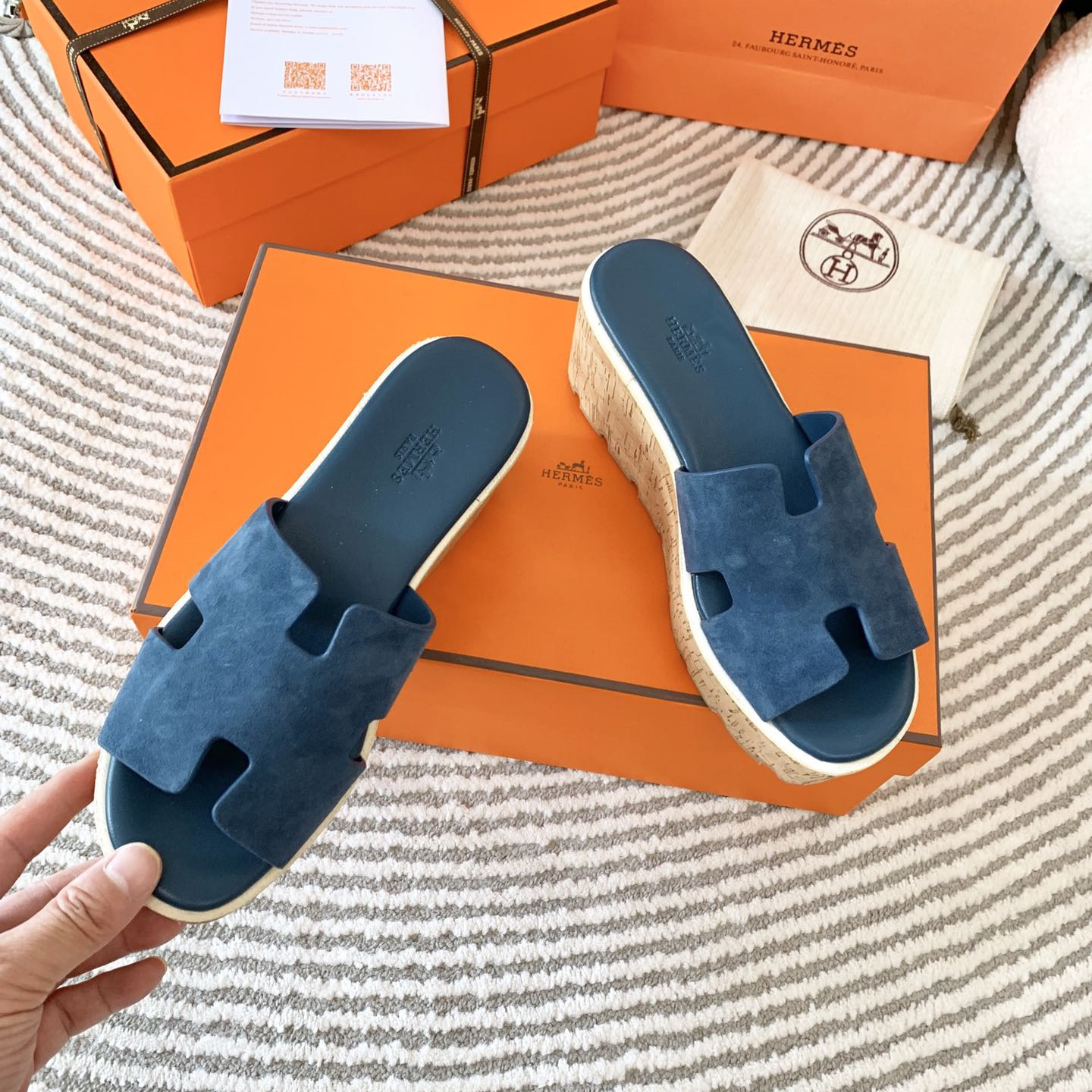 高仿Hermes*H232150ZV9山羊皮厚底涼拖藍色6.5CM免檢版