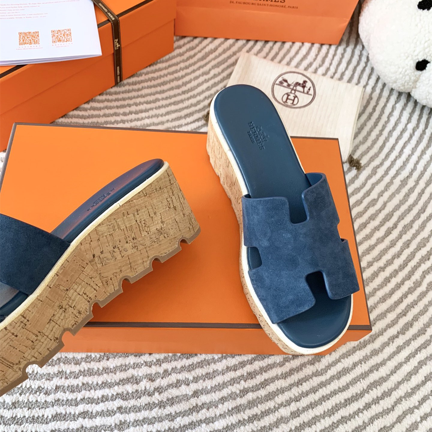 高仿Hermes*H232150ZV9山羊皮厚底涼拖藍色6.5CM免檢版