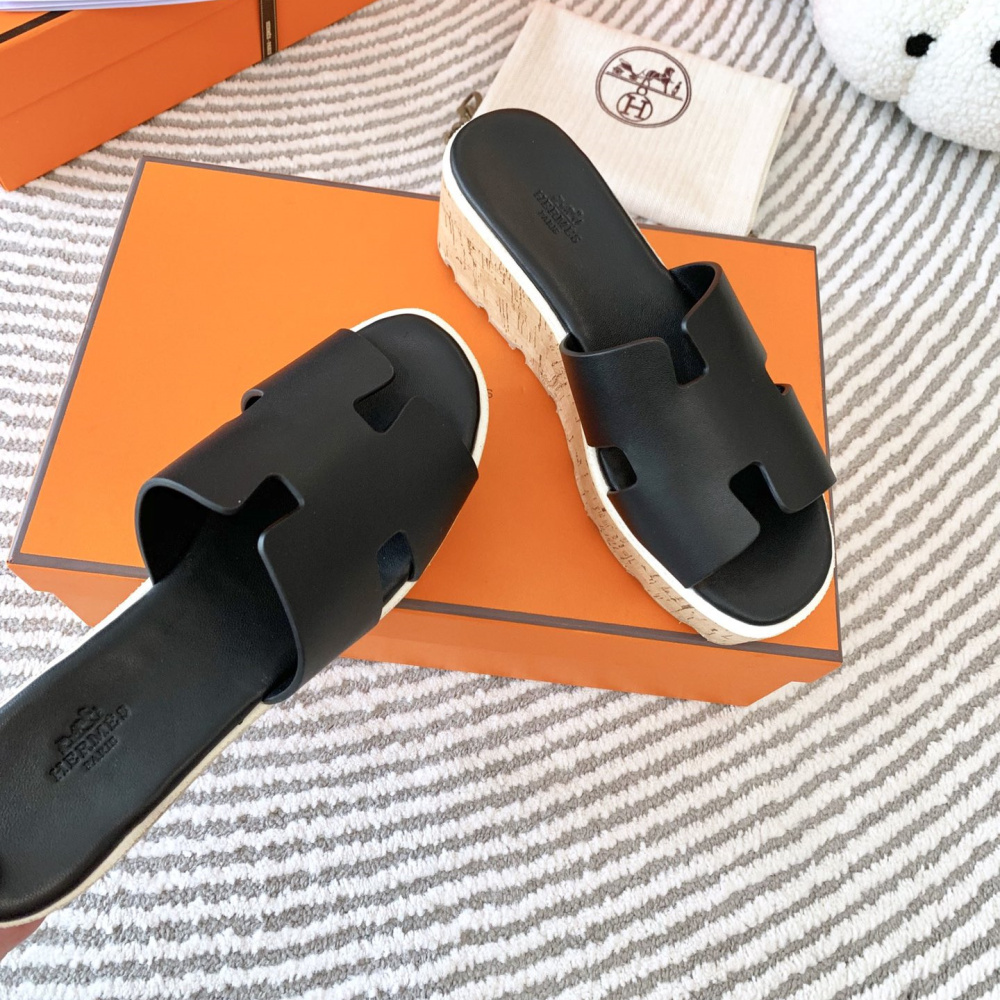 高仿Hermes*H232150Z02山羊皮厚底涼拖黑色6.5CM免檢版
