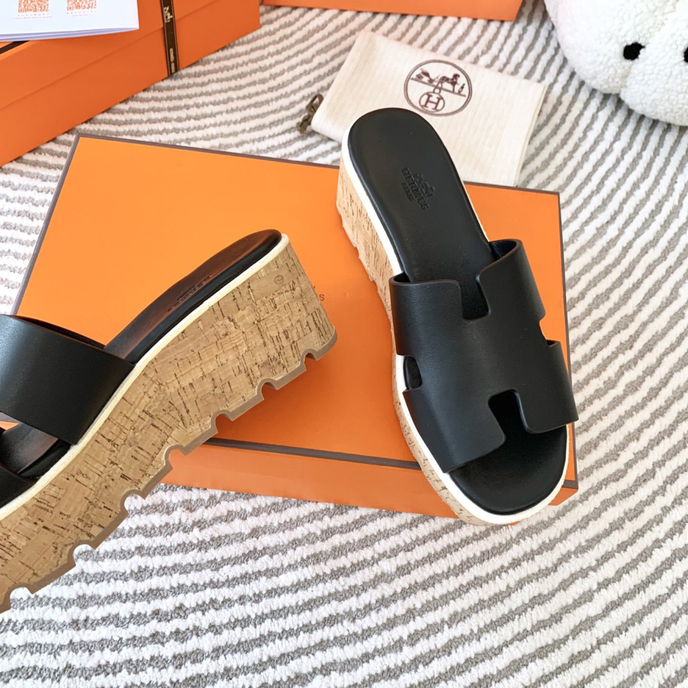 高仿Hermes*H232150Z02山羊皮厚底涼拖黑色6.5CM免檢版