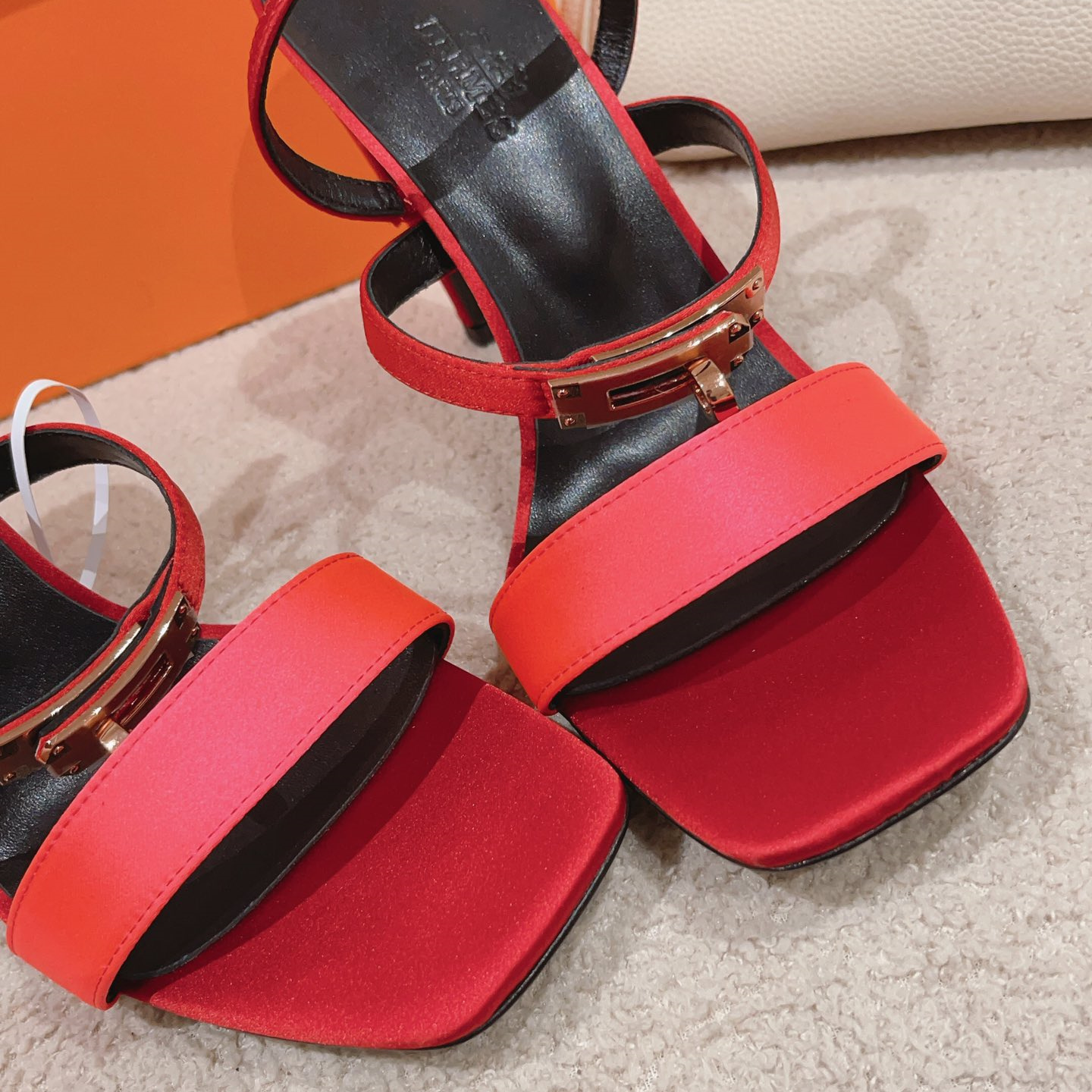 高仿Hermes*H232134Z75露趾細踭涼鞋酒紅9.5CM免檢版