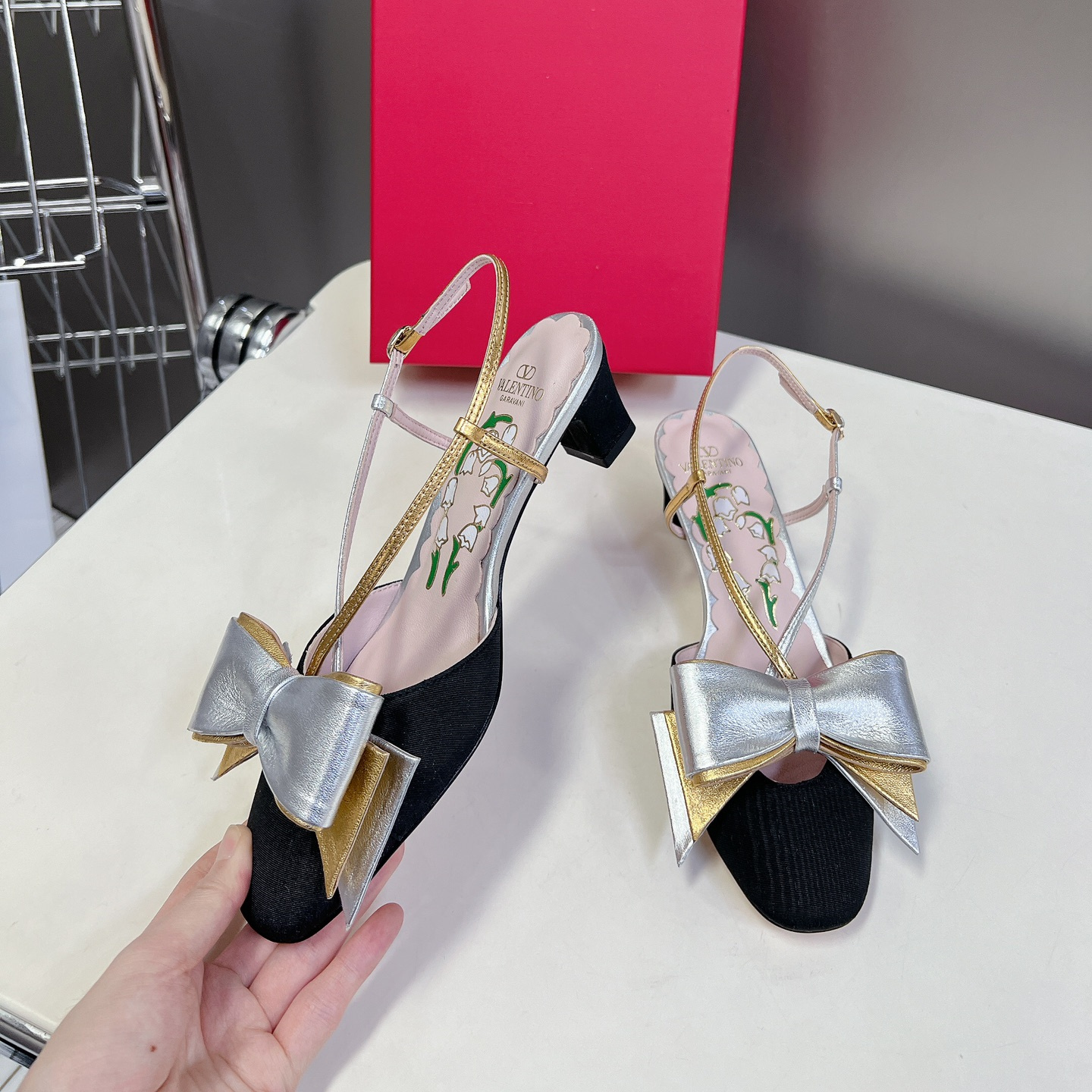 高仿Valentino*WS0LB6K蝴蝶結塔扣涼鞋黑金4.5CM免檢版