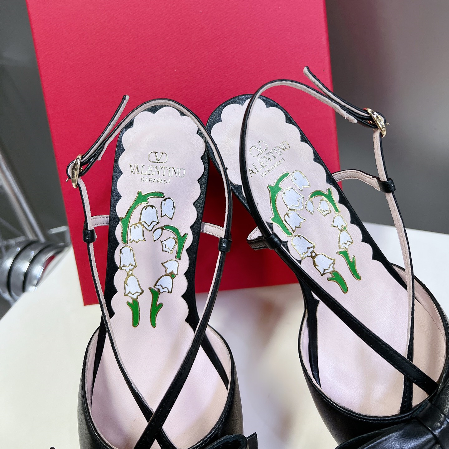 高仿Valentino*WS0LB6A蝴蝶結塔扣涼鞋黑色4.5CM免檢版
