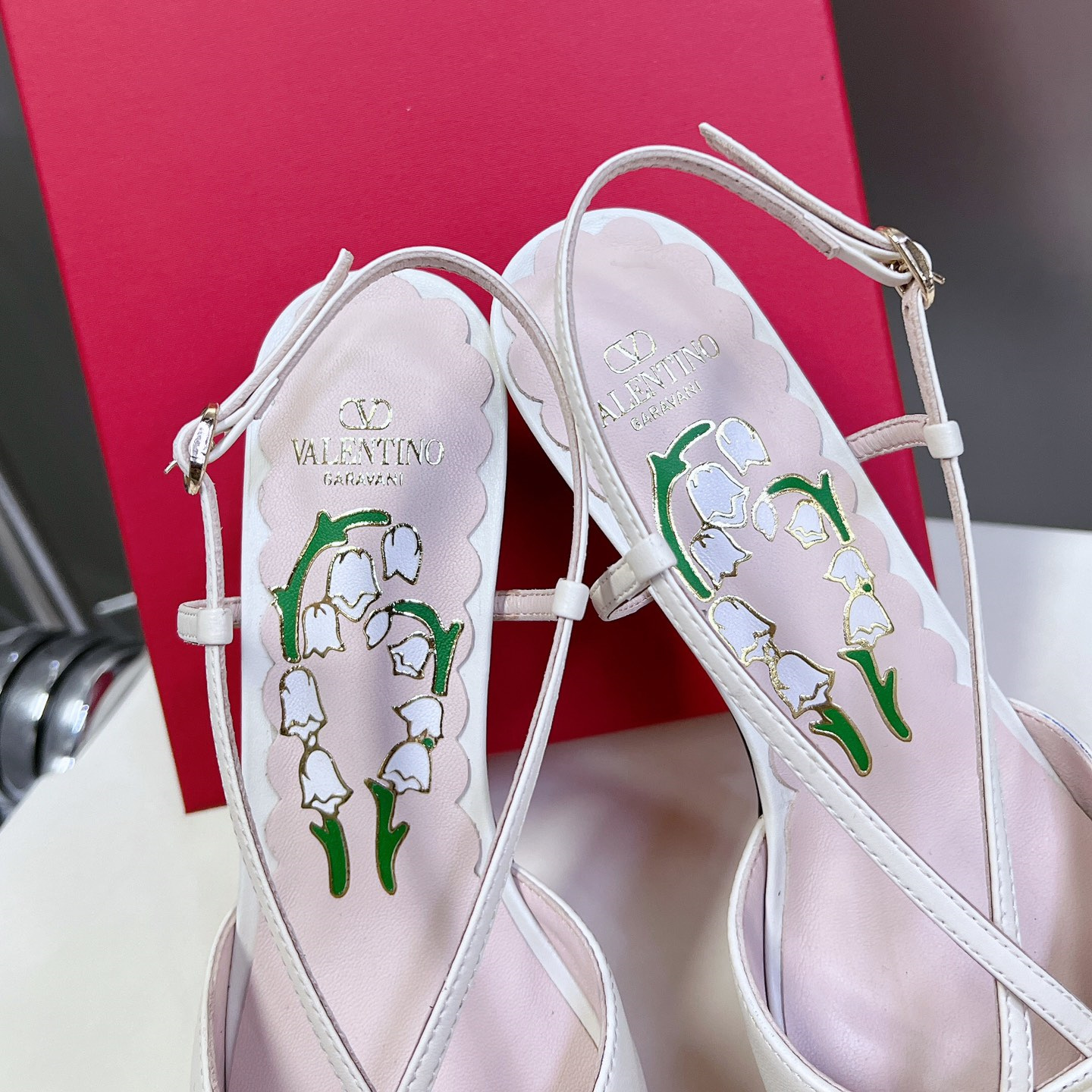 高仿Valentino*WS0LB6C蝴蝶結塔扣涼鞋白色4.5CM免檢版