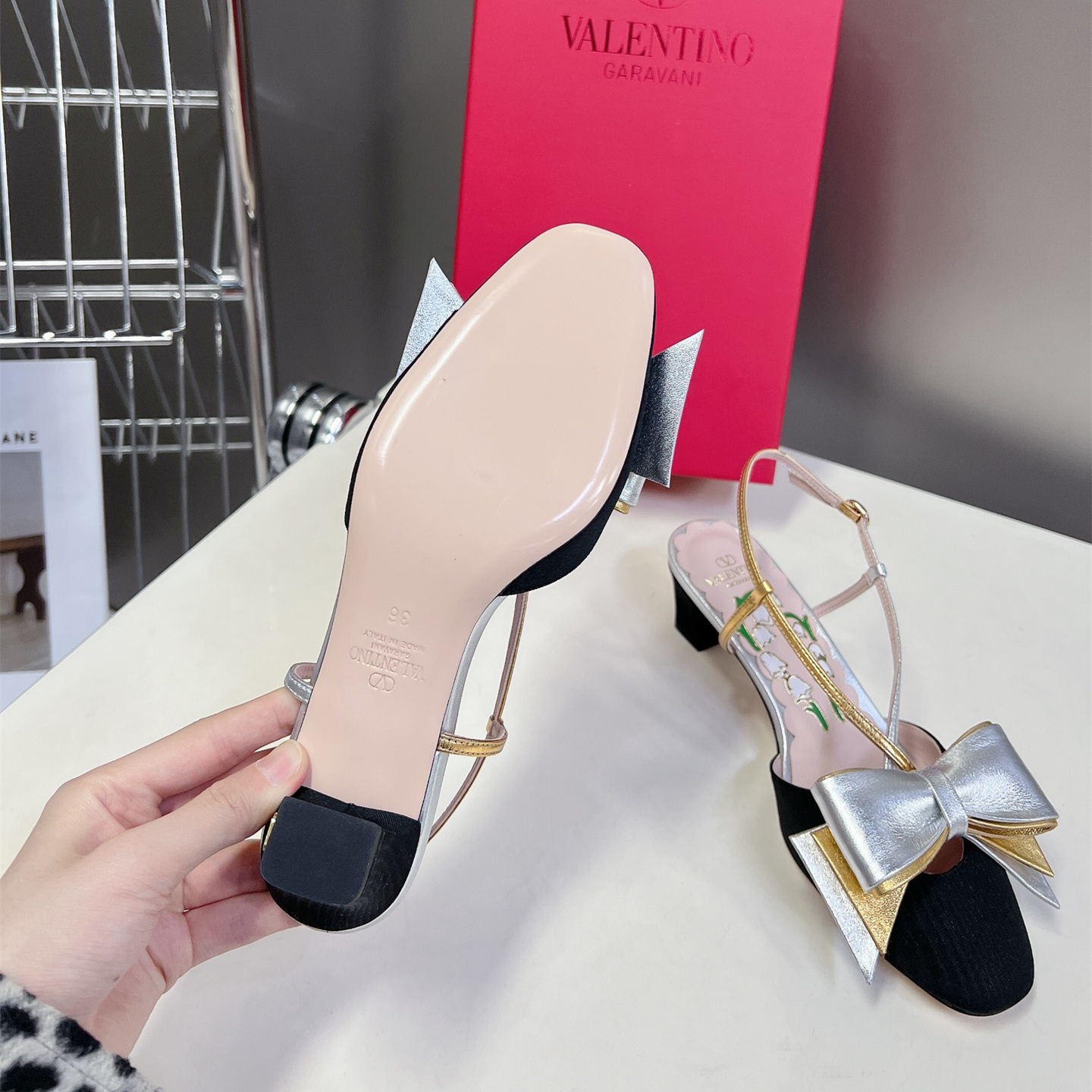 高仿Valentino*WS0LB6K蝴蝶結塔扣涼鞋黑金4.5CM免檢版