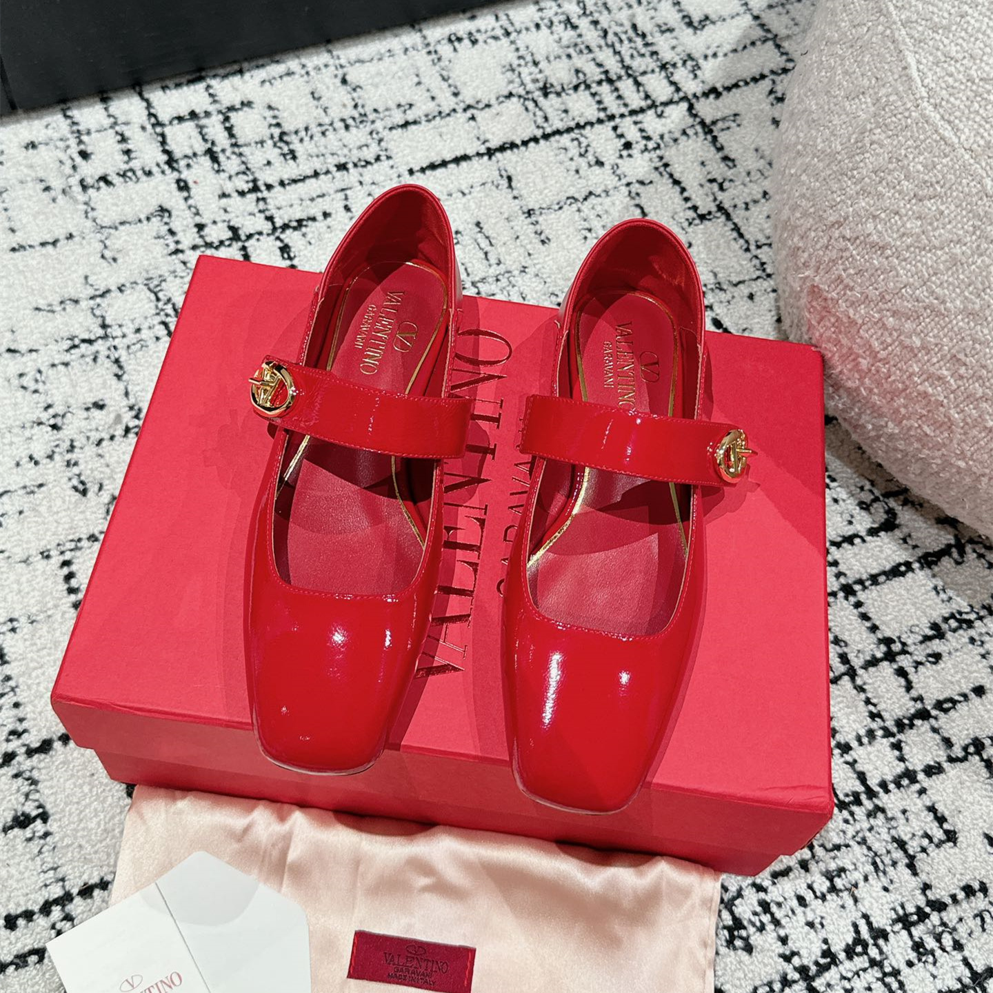 高仿Valentino*5W2S0JT方頭露跟單鞋漆皮紅色6CM免檢版