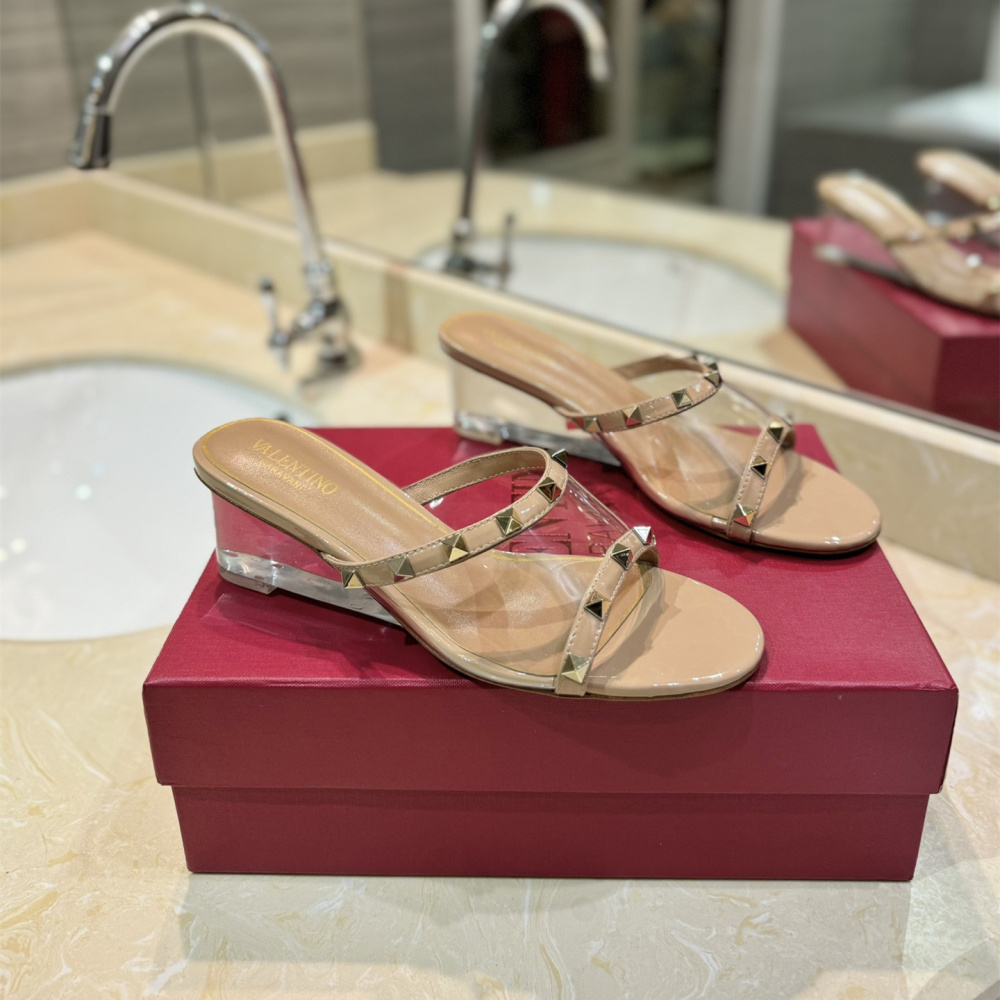 高仿Valentino*2W0S0GN鉚釘水晶踭涼鞋膚色膠片4.5CM免檢版