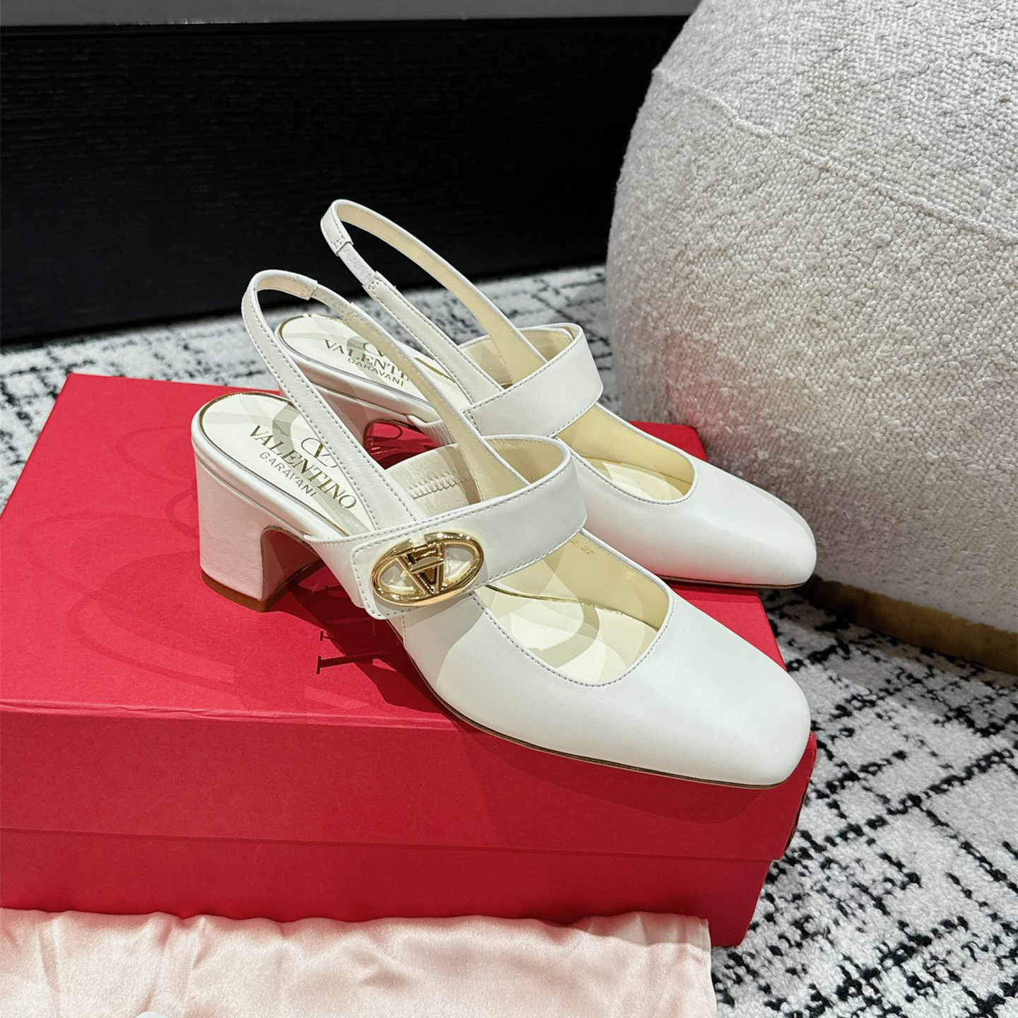 高仿Valentino*5W2S0JY方頭露跟單鞋白色6CM免檢版