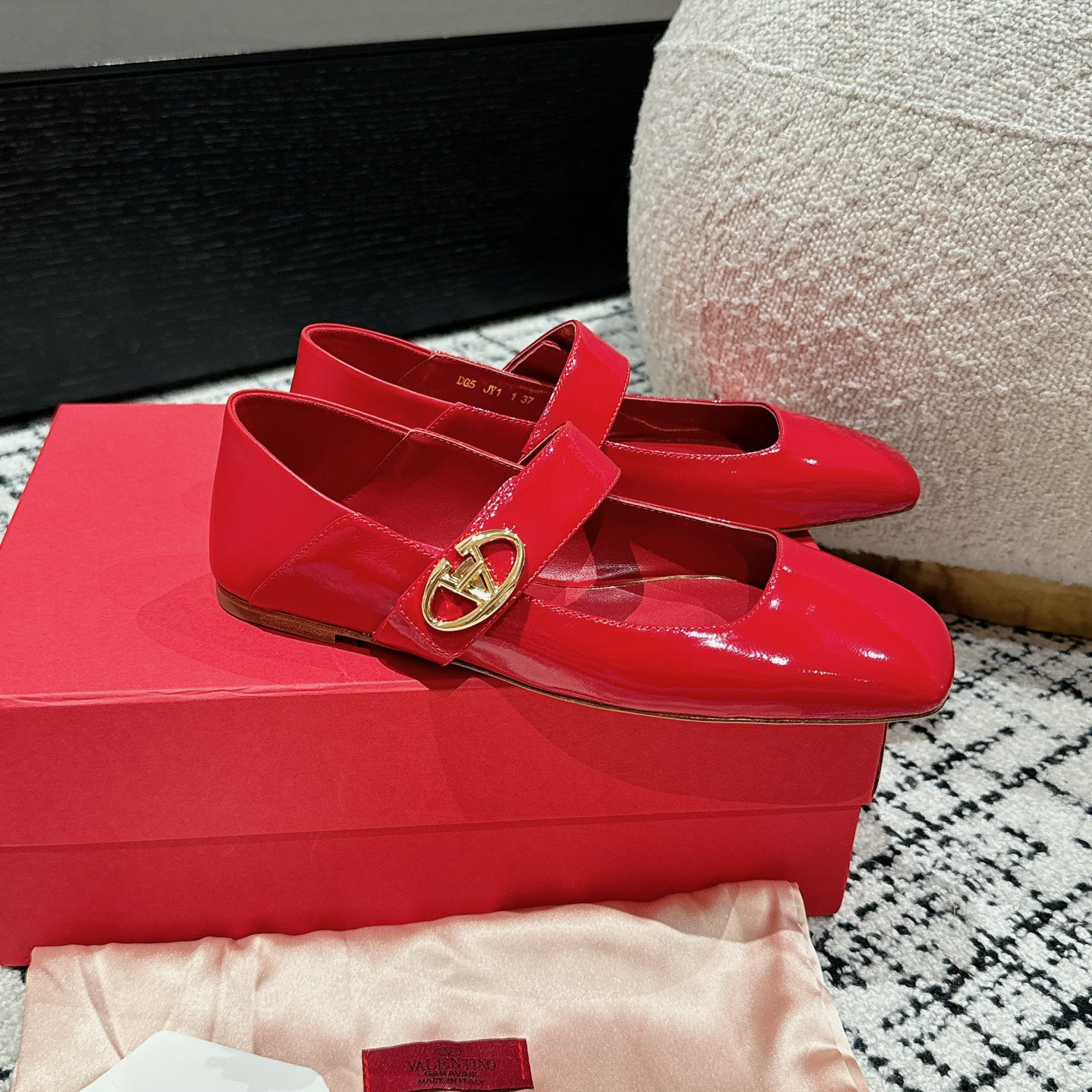 高仿Valentino*5W2S0JT方頭露跟單鞋漆皮紅色6CM免檢版