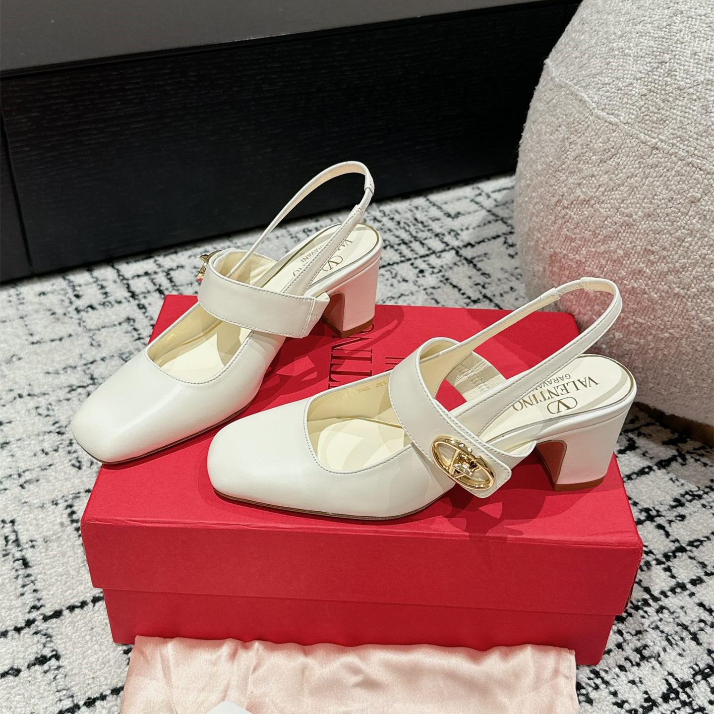 高仿Valentino*5W2S0JY方頭露跟單鞋白色6CM免檢版