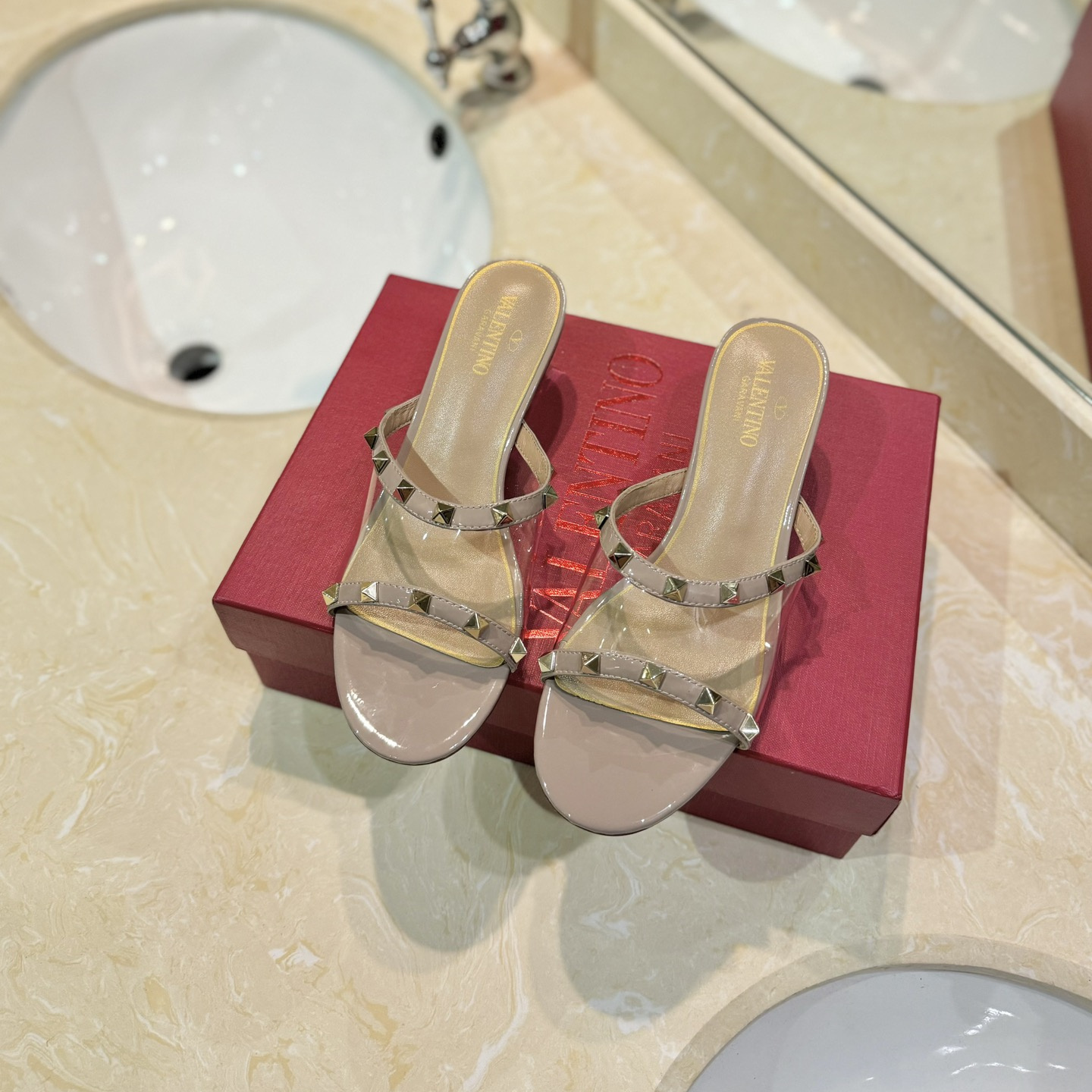 高仿Valentino*2W0S0GI鉚釘水晶踭涼鞋淺粉膠片4.5CM免檢版