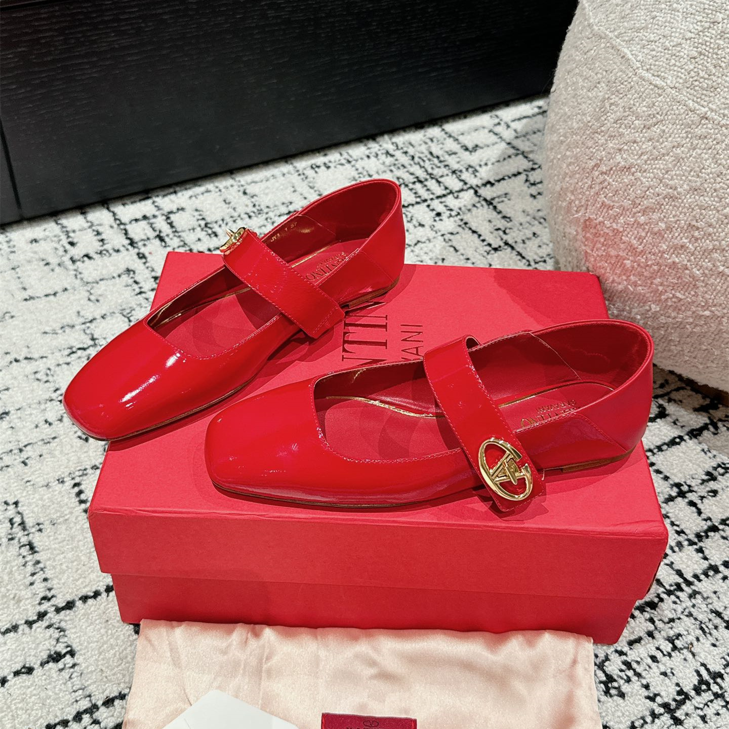 高仿Valentino*5W2S0JT方頭露跟單鞋漆皮紅色6CM免檢版