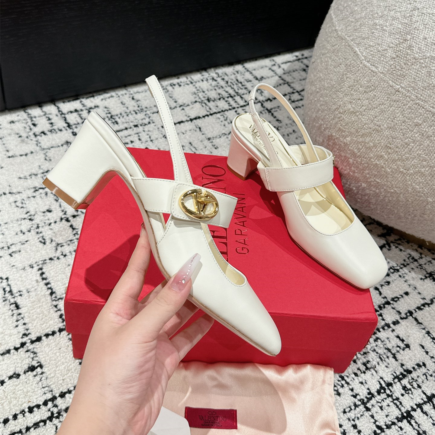 高仿Valentino*5W2S0JY方頭露跟單鞋白色6CM免檢版