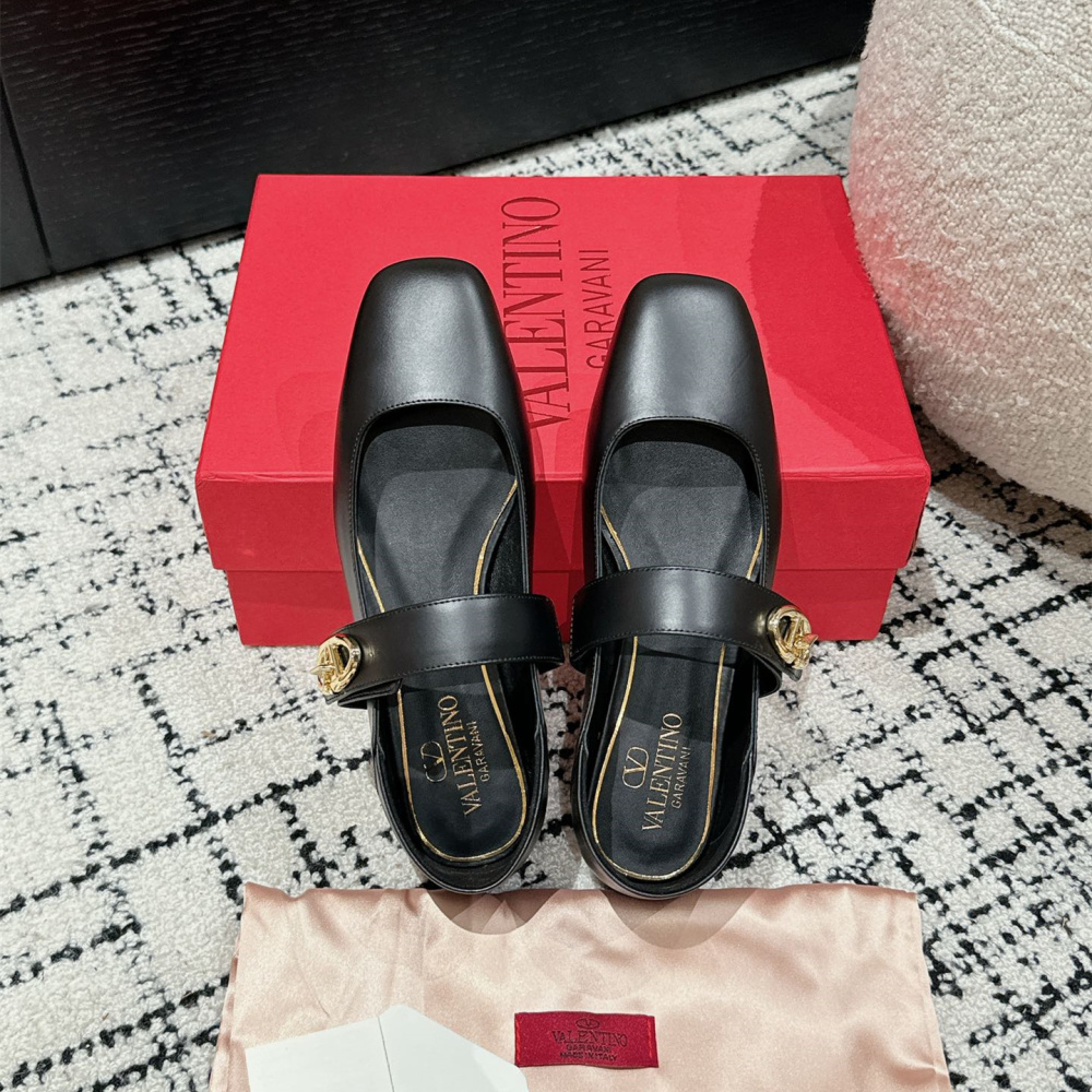 高仿Valentino*5W2S0JA方頭單鞋小牛皮黑色平底免檢版