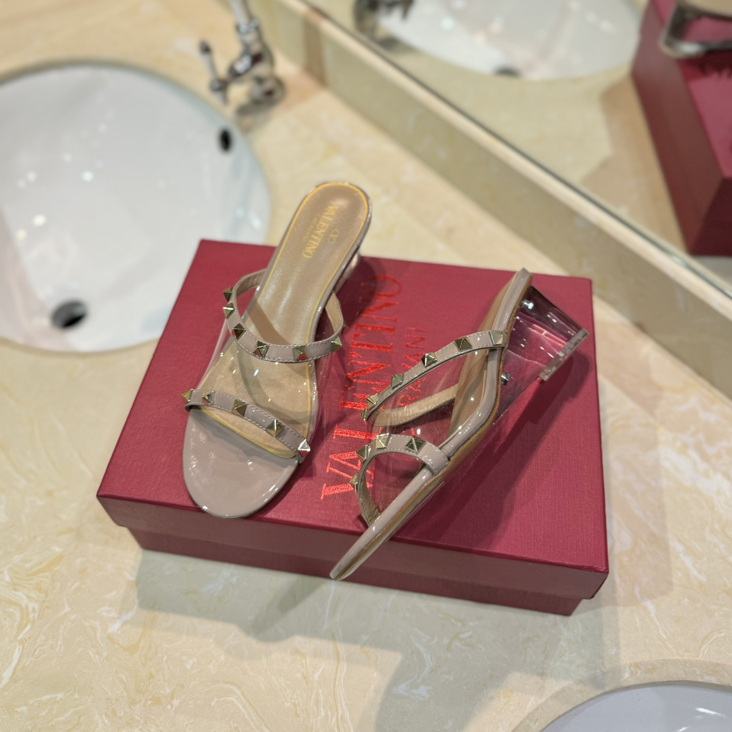 高仿Valentino*2W0S0GI鉚釘水晶踭涼鞋淺粉膠片4.5CM免檢版