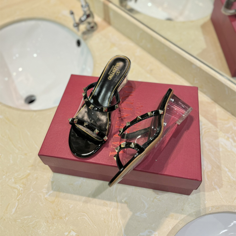 高仿Valentino*2W0S0GH鉚釘水晶踭涼鞋黑色膠片4.5CM免檢版