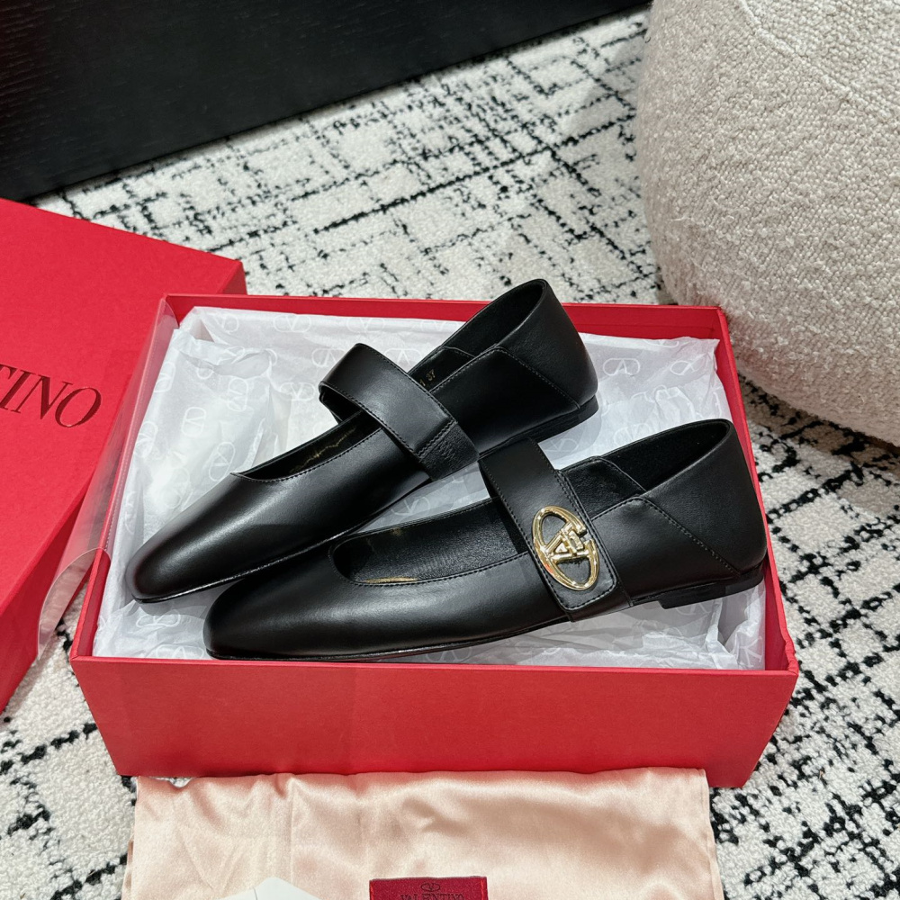 高仿Valentino*5W2S0JA方頭單鞋小牛皮黑色平底免檢版