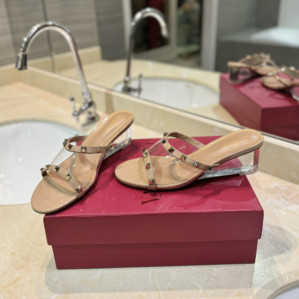 高仿Valentino*2W0S0GN鉚釘水晶踭涼鞋膚色膠片4.5CM免檢版