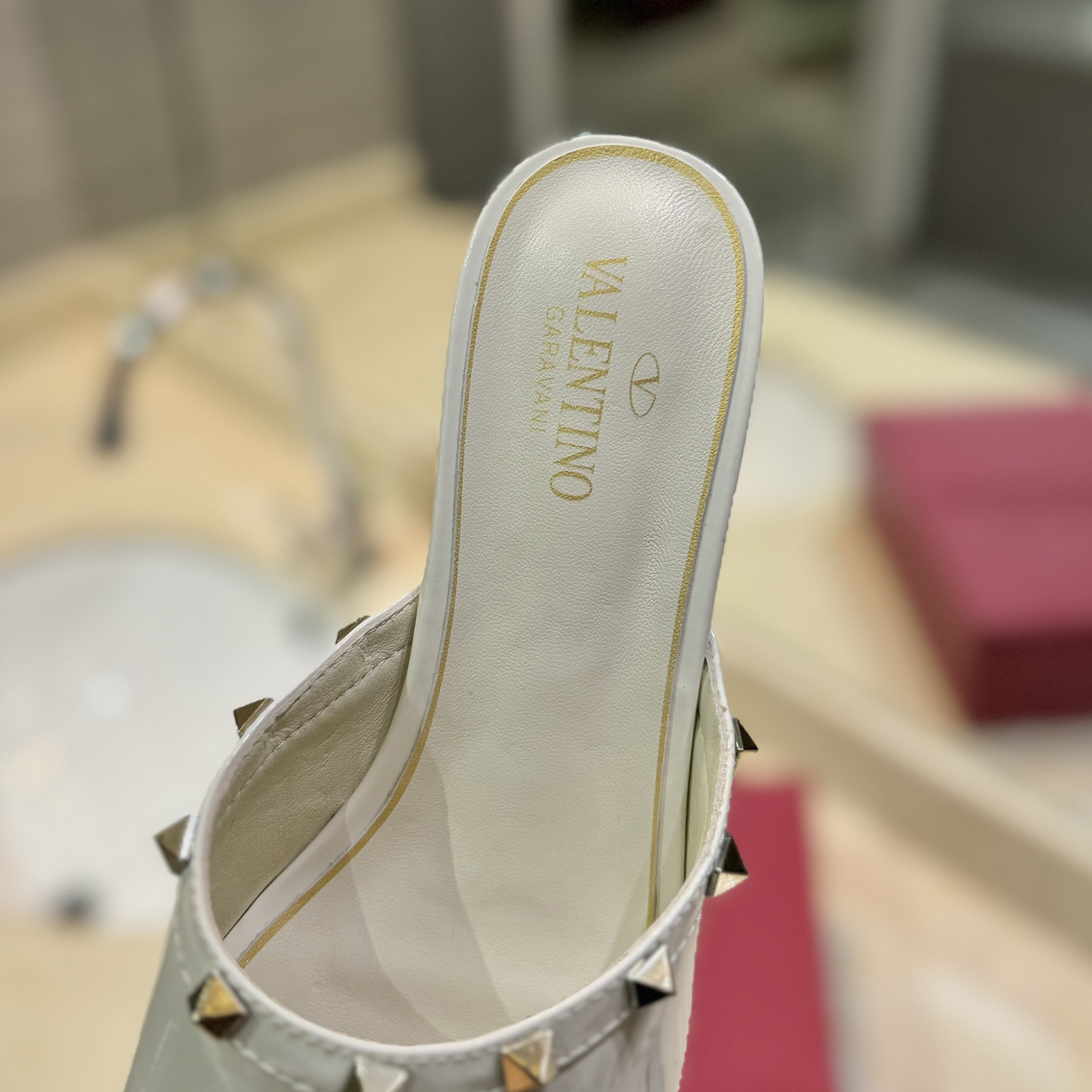 高仿Valentino*2W0S0GQ鉚釘水晶踭涼鞋白色4.5CM免檢版