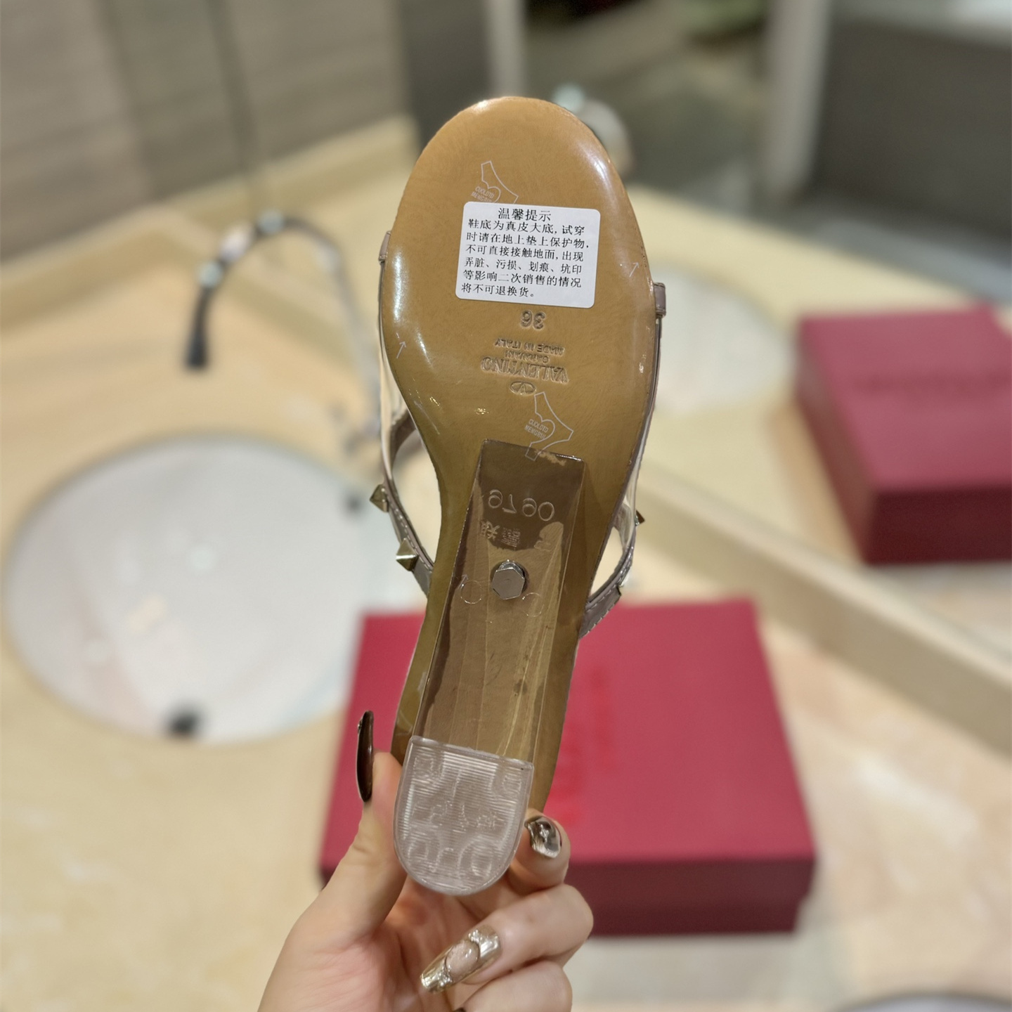 高仿Valentino*2W0S0GI鉚釘水晶踭涼鞋淺粉膠片4.5CM免檢版