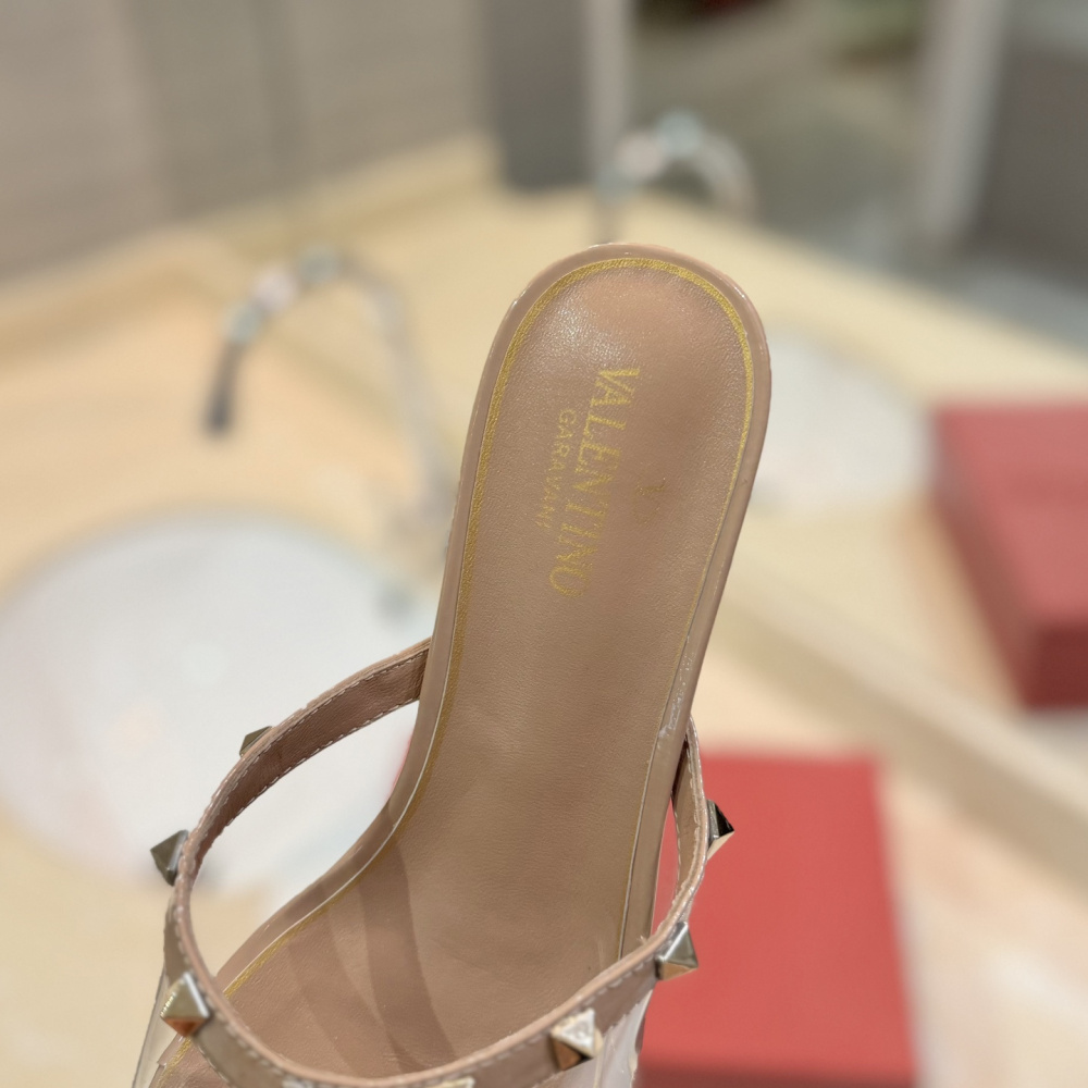 高仿Valentino*2W0S0GN鉚釘水晶踭涼鞋膚色膠片4.5CM免檢版