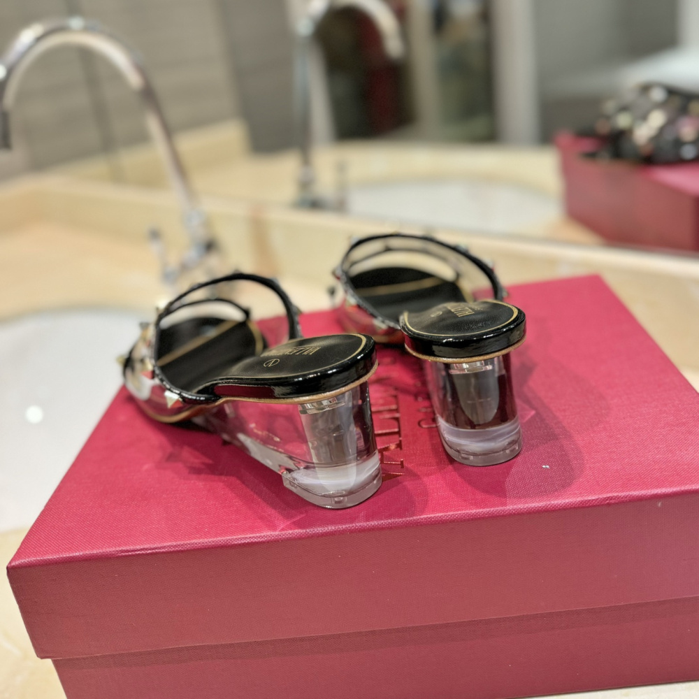 高仿Valentino*2W0S0GH鉚釘水晶踭涼鞋黑色膠片4.5CM免檢版