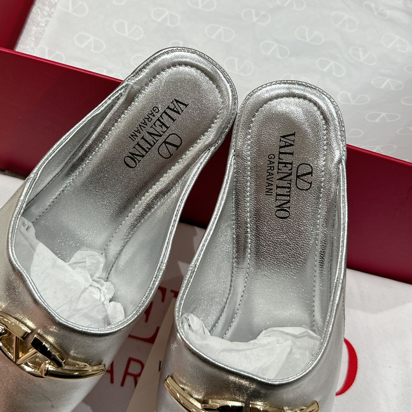 高仿Valentino*4W2S0IQ簡約包頭拖鞋漆皮印刷免檢版