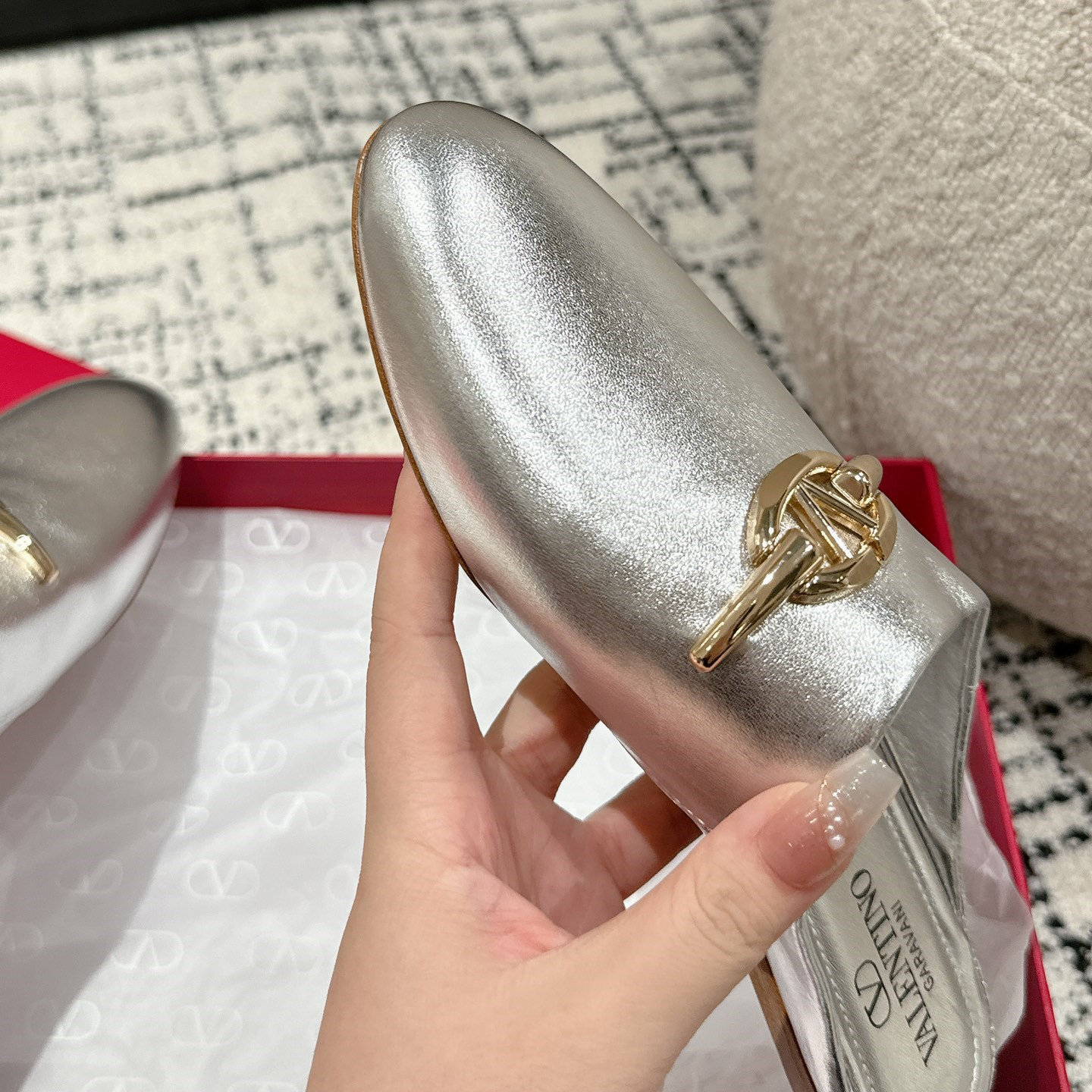 高仿Valentino*4W2S0IQ簡約包頭拖鞋漆皮印刷免檢版