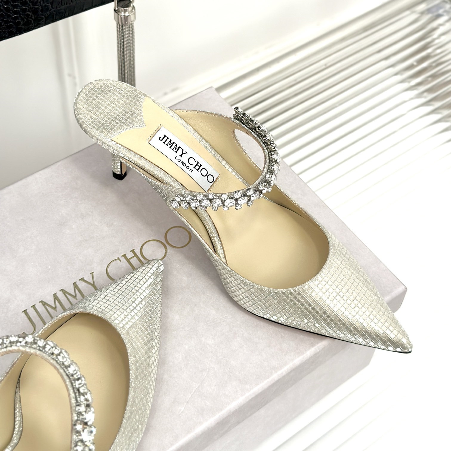 高仿JimmyChoo*BING62T水晶鑲嵌涼拖裸色6.5CM免檢版