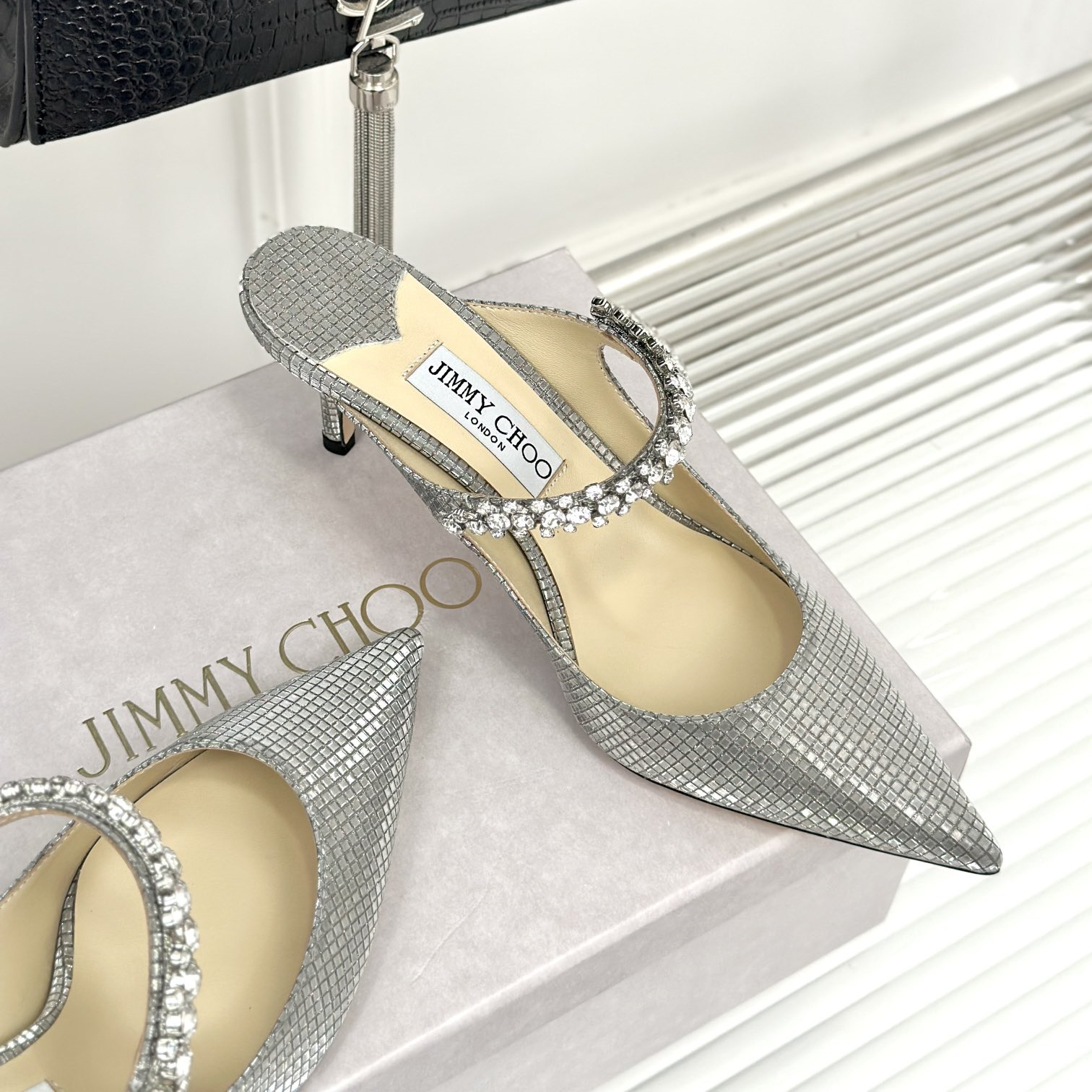 高仿JimmyChoo*BING65T水晶鑲嵌涼拖銀色6.5CM免檢版