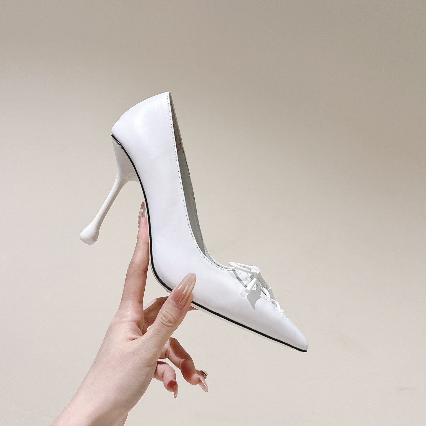 高仿JimmyChoo*SCARLE2尖頭蝴蝶結高踭鞋白色9CM免檢版