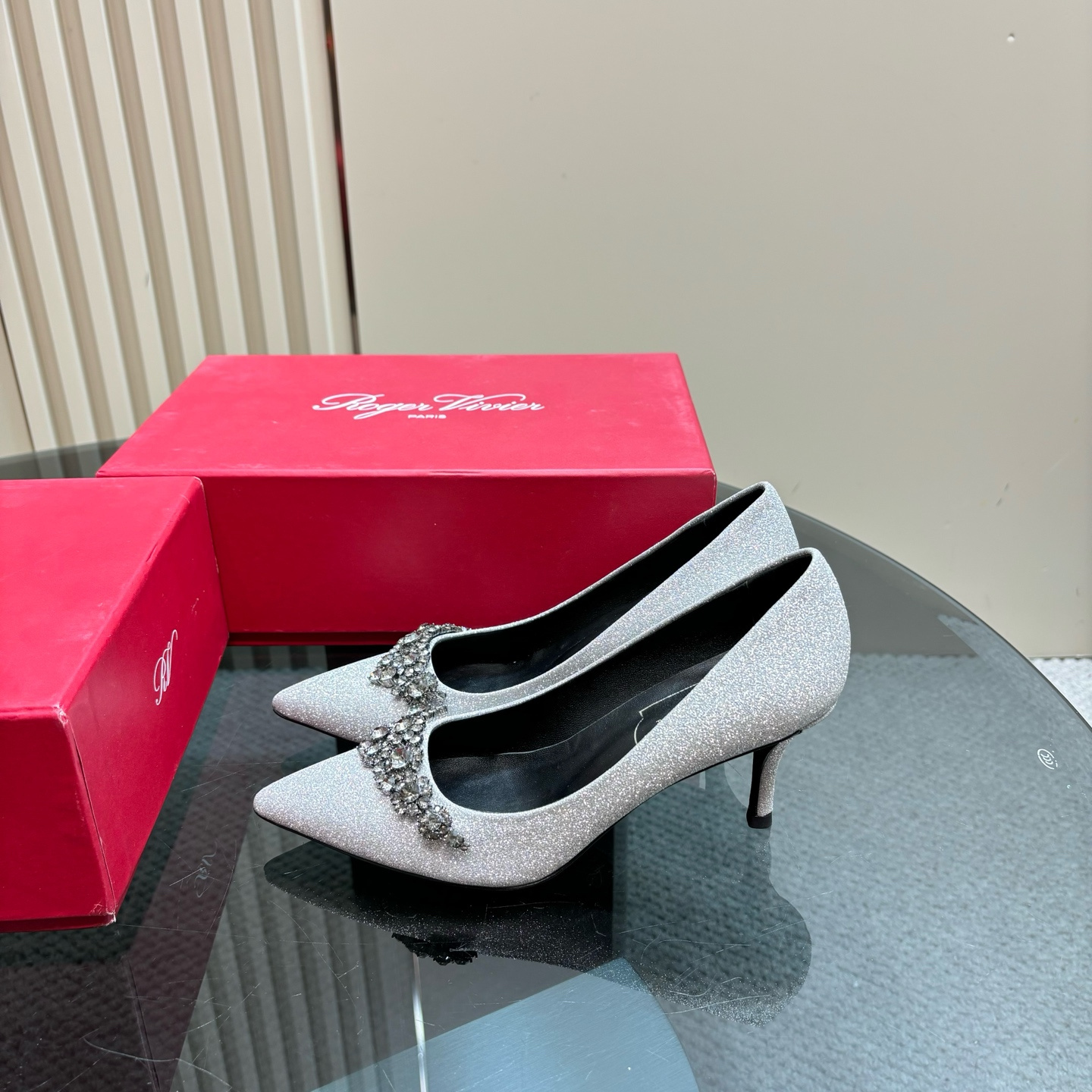 高仿RogerVivier*RVW5021水鑽尖頭高踭鞋灰色8.5CM免檢版