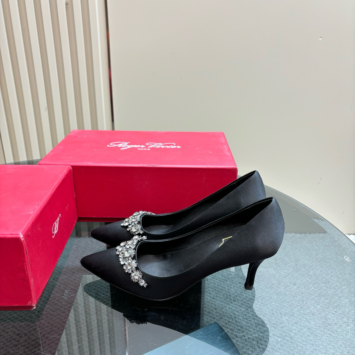 高仿RogerVivier*RVW5023水鑽尖頭高踭鞋黑色8.5CM免檢版