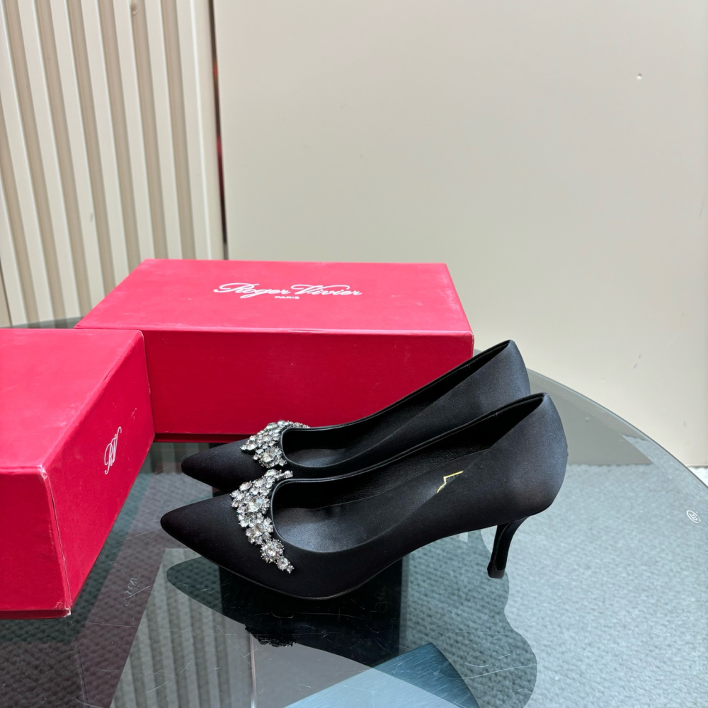 高仿RogerVivier*RVW5023水鑽尖頭高踭鞋黑色8.5CM免檢版