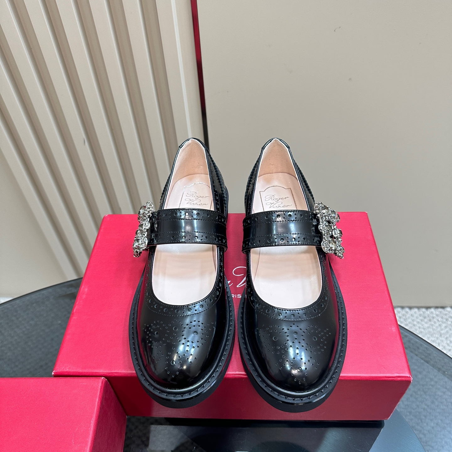 高仿RogerVivier*RVW5484鑽扣粗跟瑪麗珍鞋黑色3CM免檢版