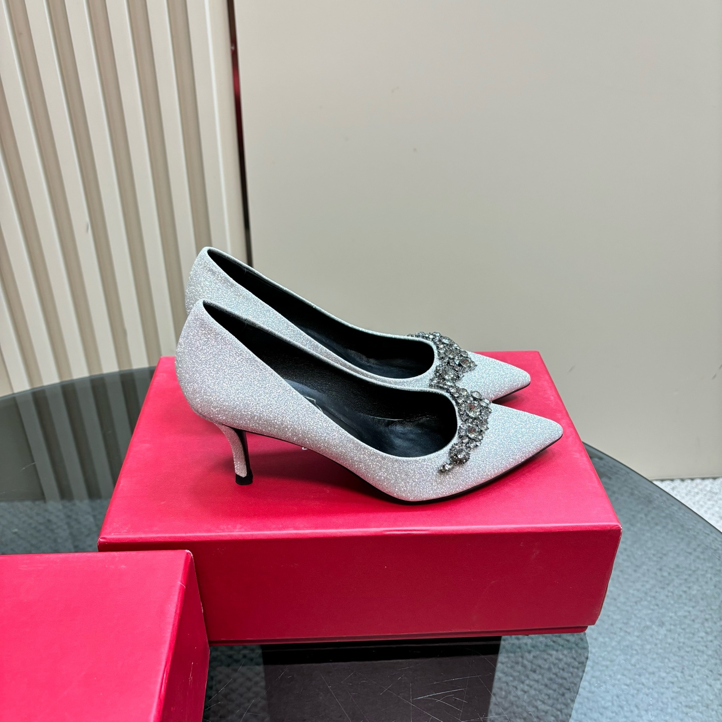 高仿RogerVivier*RVW5021水鑽尖頭高踭鞋灰色8.5CM免檢版