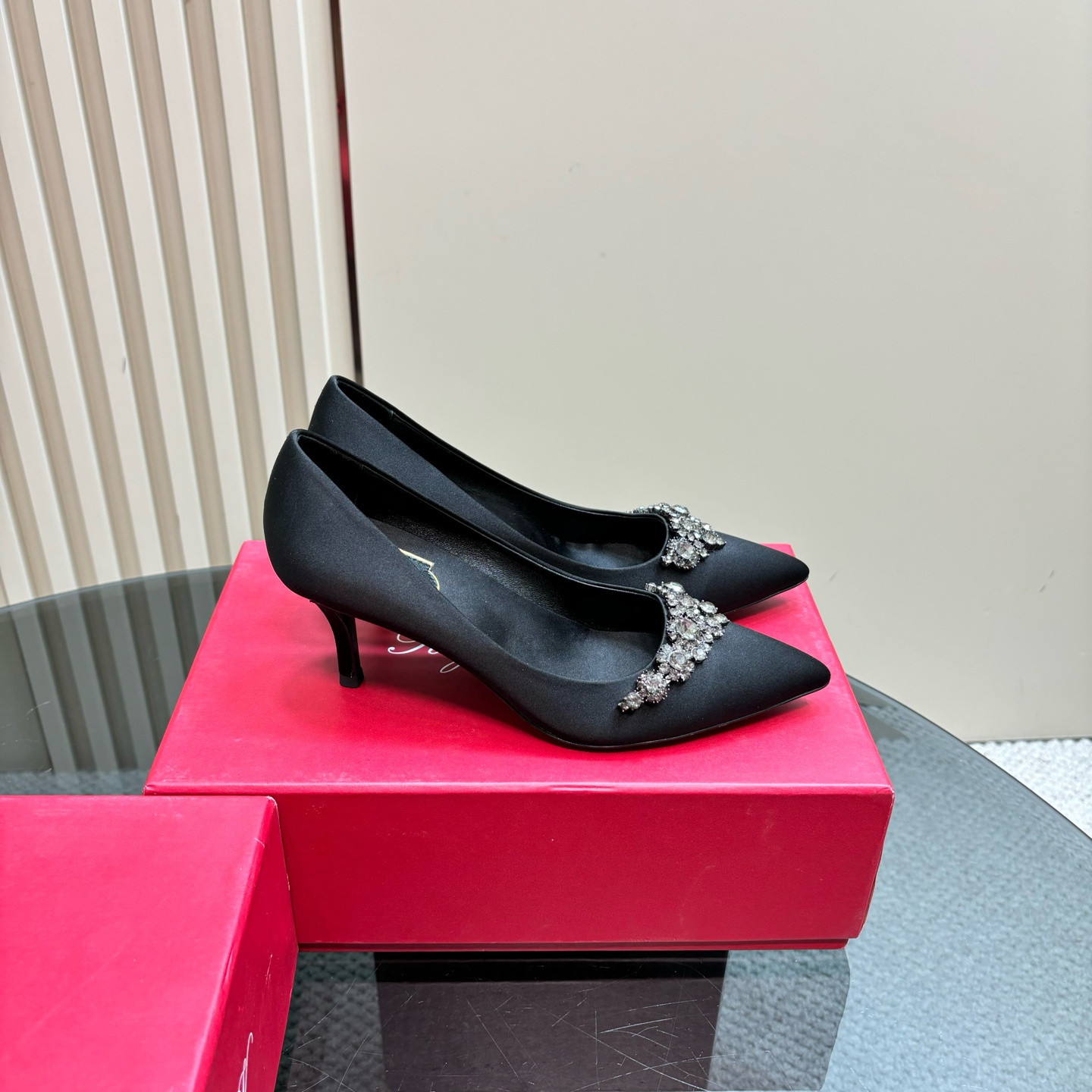 高仿RogerVivier*RVW5023水鑽尖頭高踭鞋黑色8.5CM免檢版
