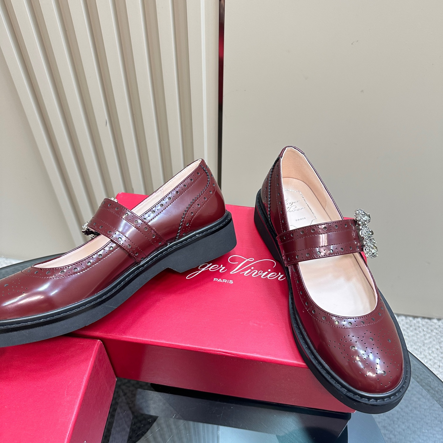 高仿RogerVivier*RVW5485鑽扣粗跟瑪麗珍鞋紅色3CM免檢版