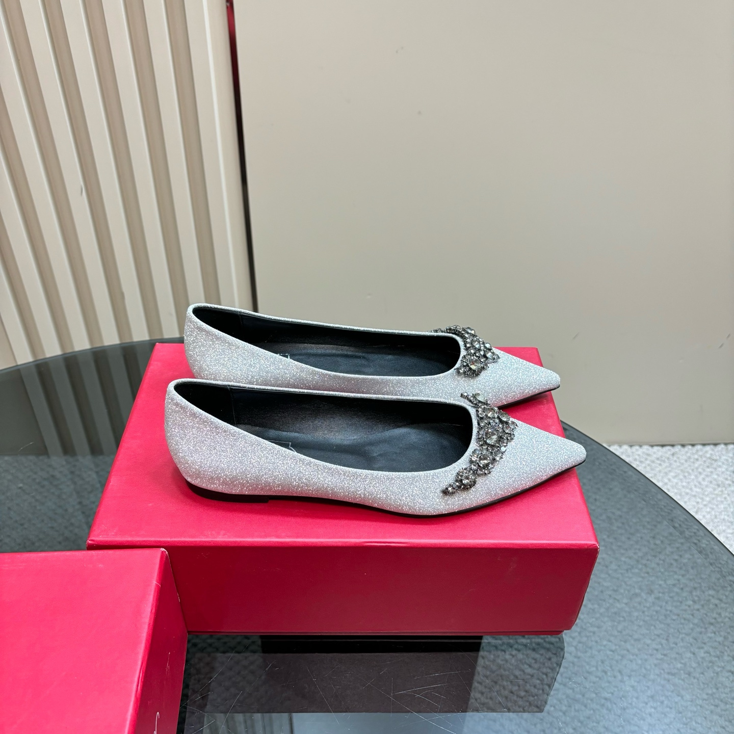 高仿RogerVivier*RVW5022水鑽尖頭平底鞋灰色免檢版