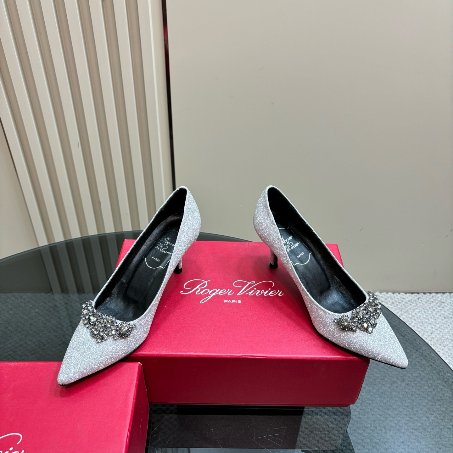 高仿RogerVivier*RVW5021水鑽尖頭高踭鞋灰色8.5CM免檢版