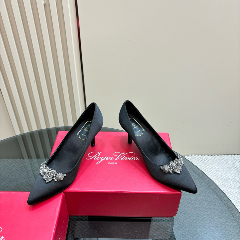 高仿RogerVivier*RVW5023水鑽尖頭高踭鞋黑色8.5CM免檢版